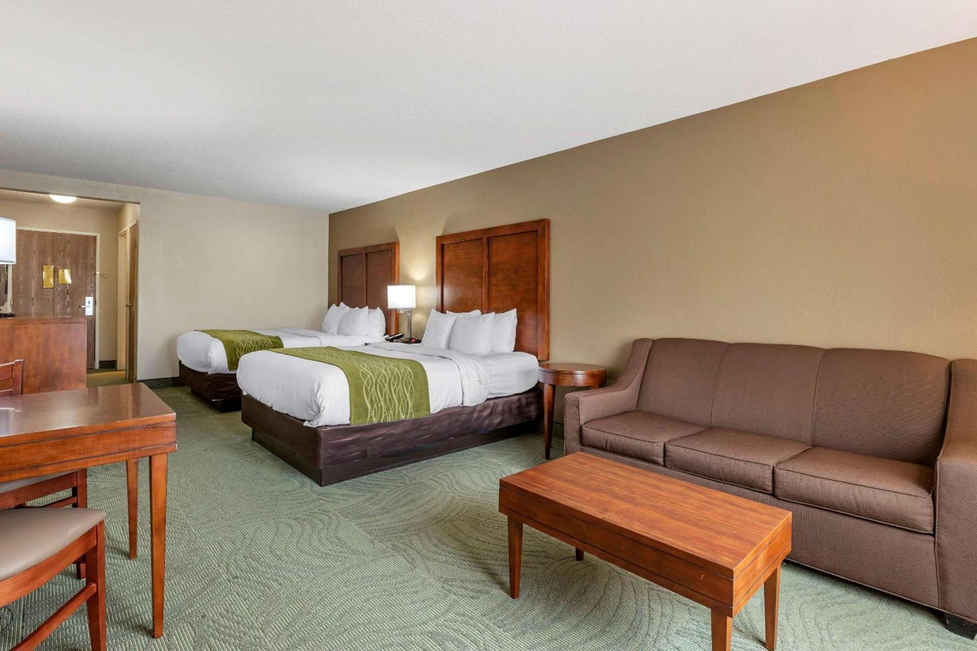 Comfort Inn Muscatine near Hwy 61 photo 26