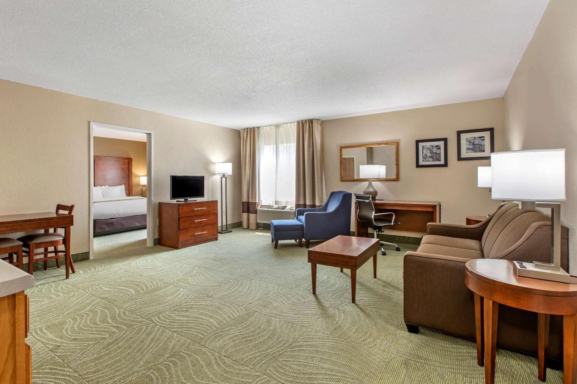Comfort Inn Muscatine near Hwy 61 photo 28