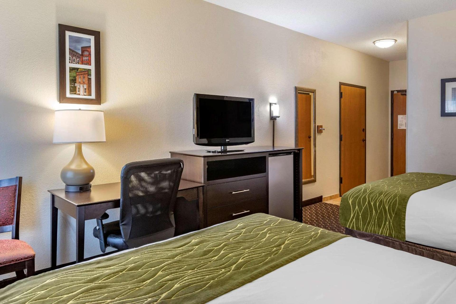 Comfort Inn Wings Stadium photo 7