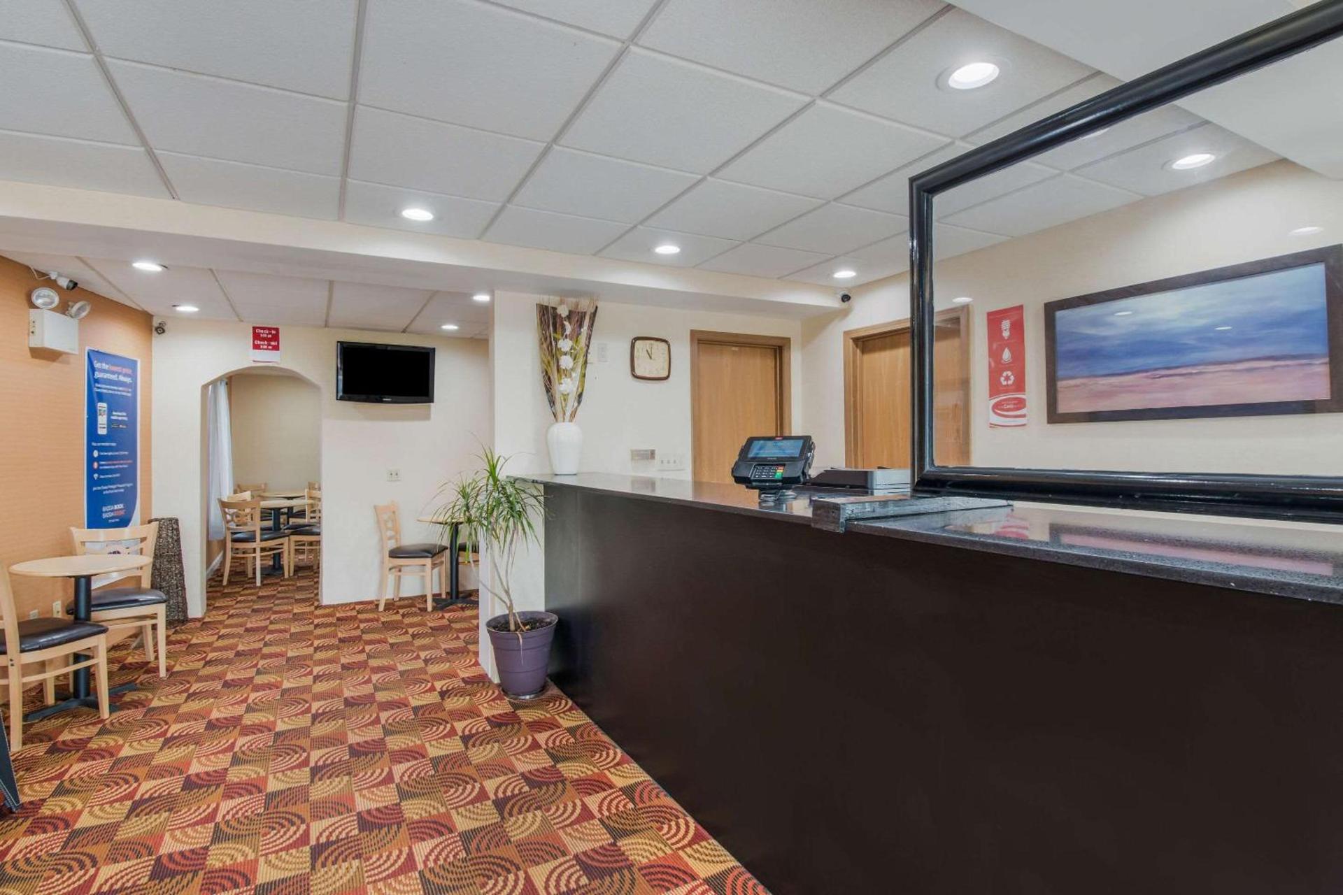 Econo Lodge Mechanicsburg - Harrisburg West photo 6