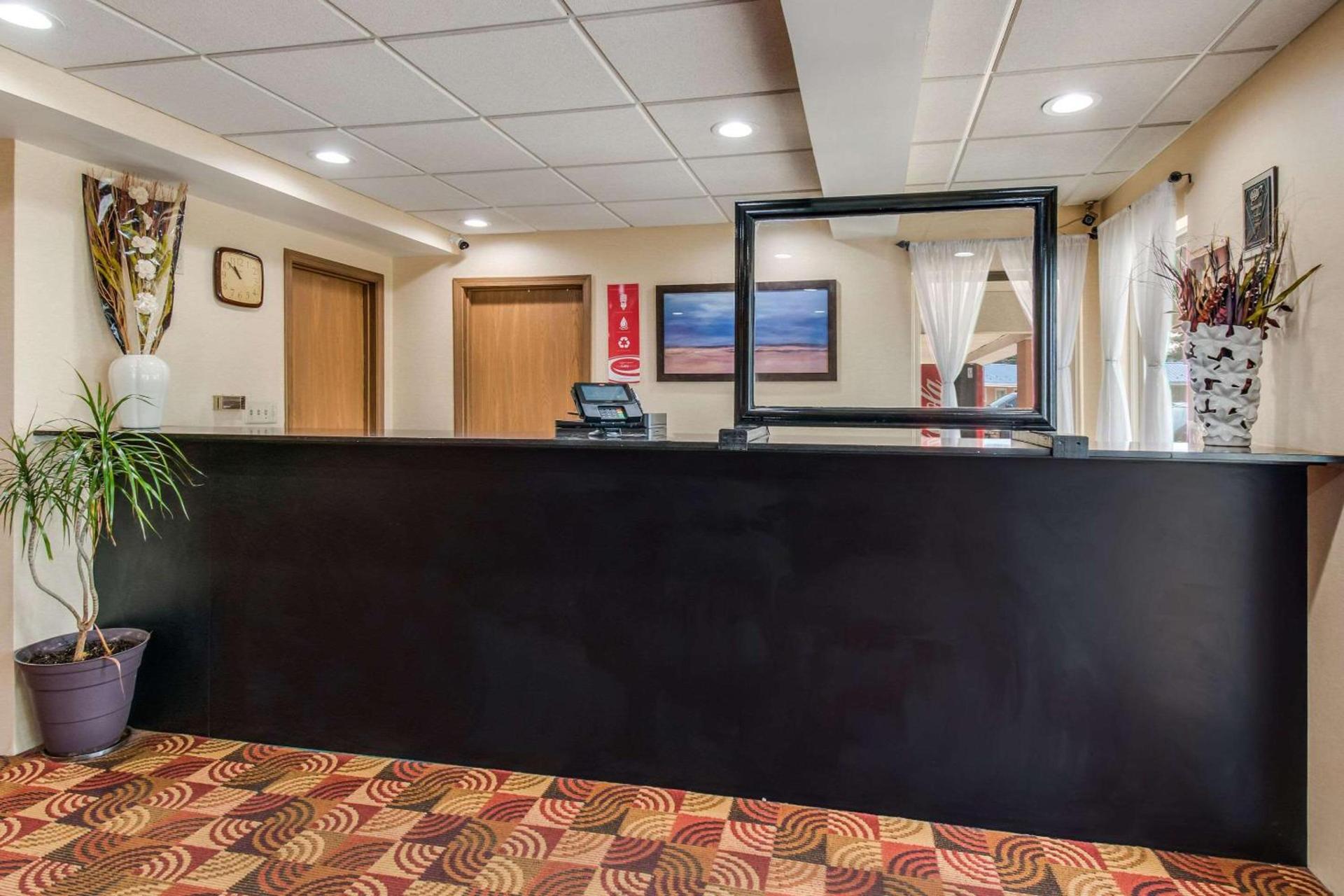 Econo Lodge Mechanicsburg - Harrisburg West photo 7