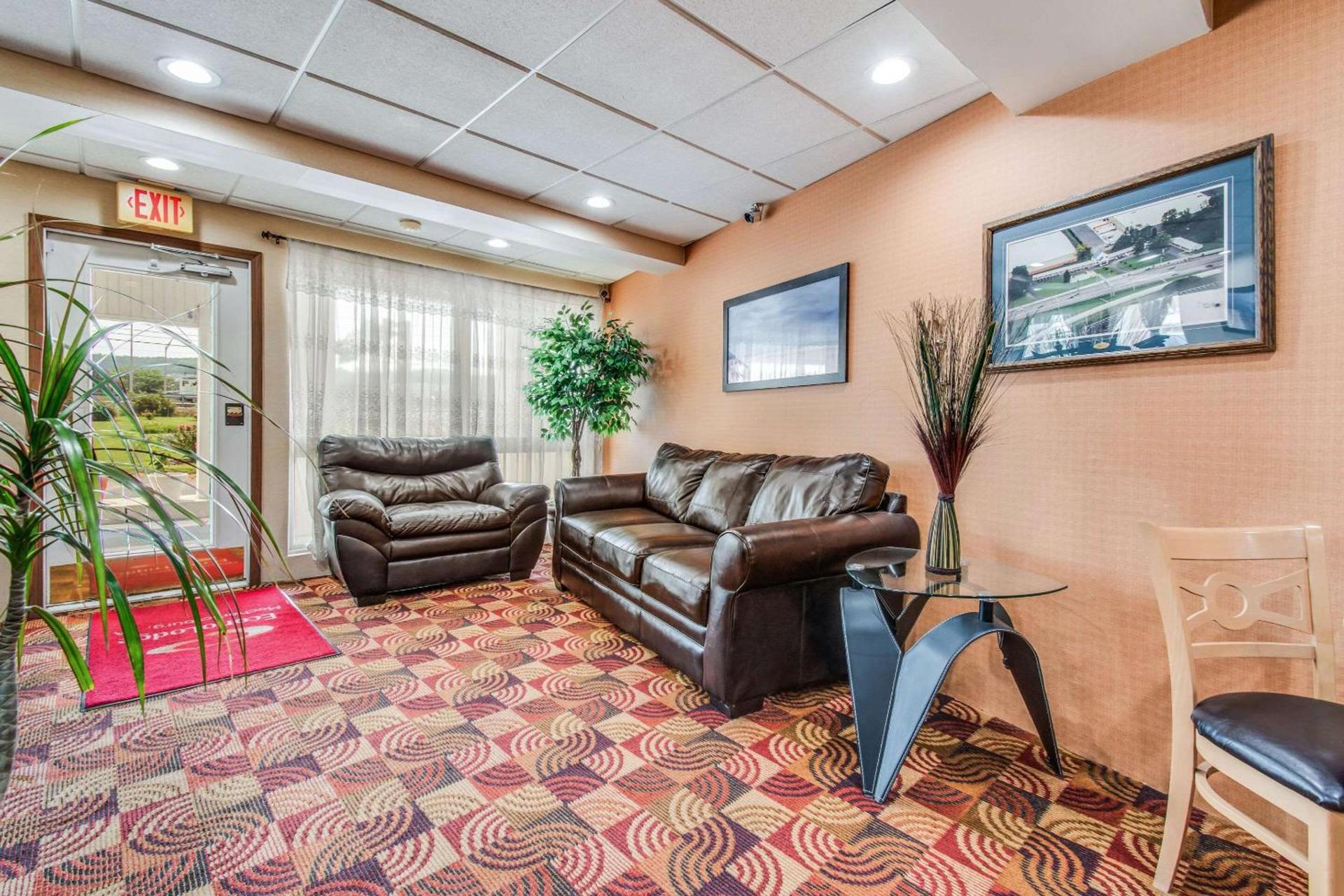 Econo Lodge Mechanicsburg - Harrisburg West photo 9