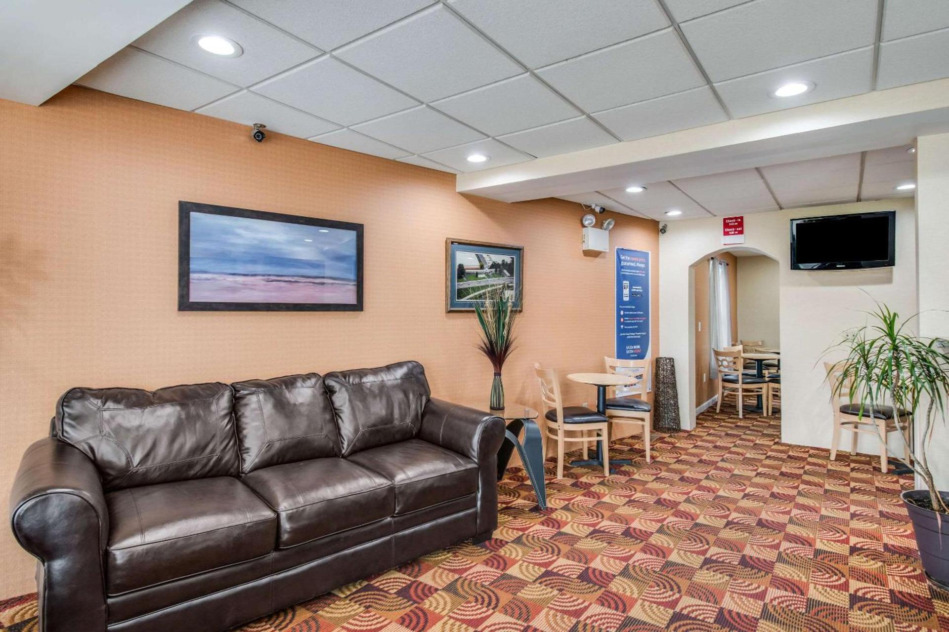 Econo Lodge Mechanicsburg - Harrisburg West photo 10