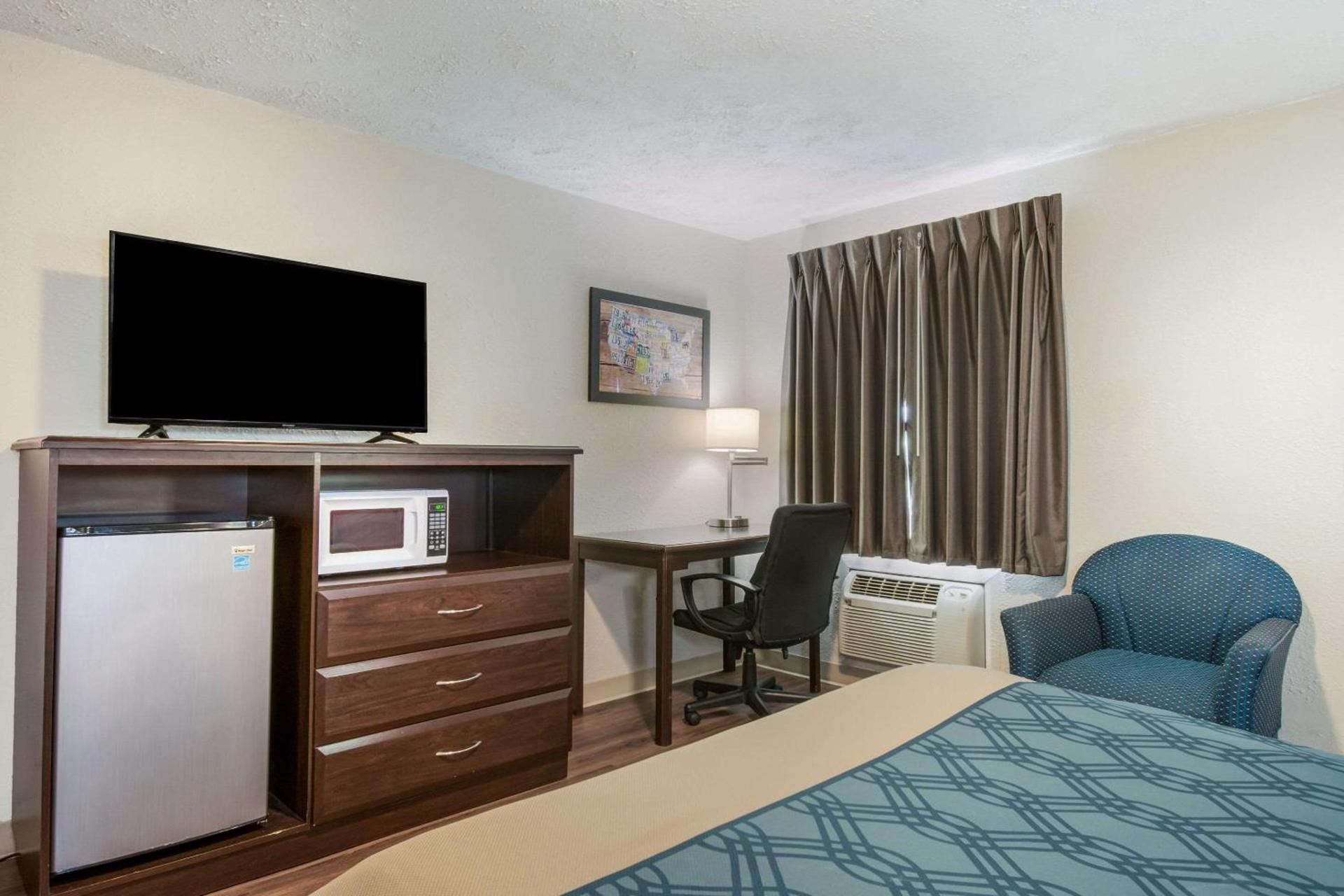Econo Lodge Mechanicsburg - Harrisburg West photo 13