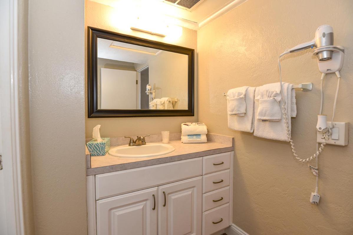 Cove Motel Oceanfront photo 84