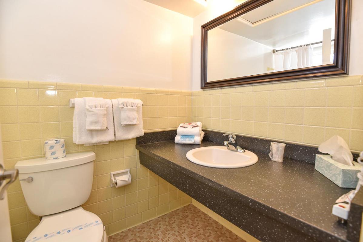 Cove Motel Oceanfront photo 66