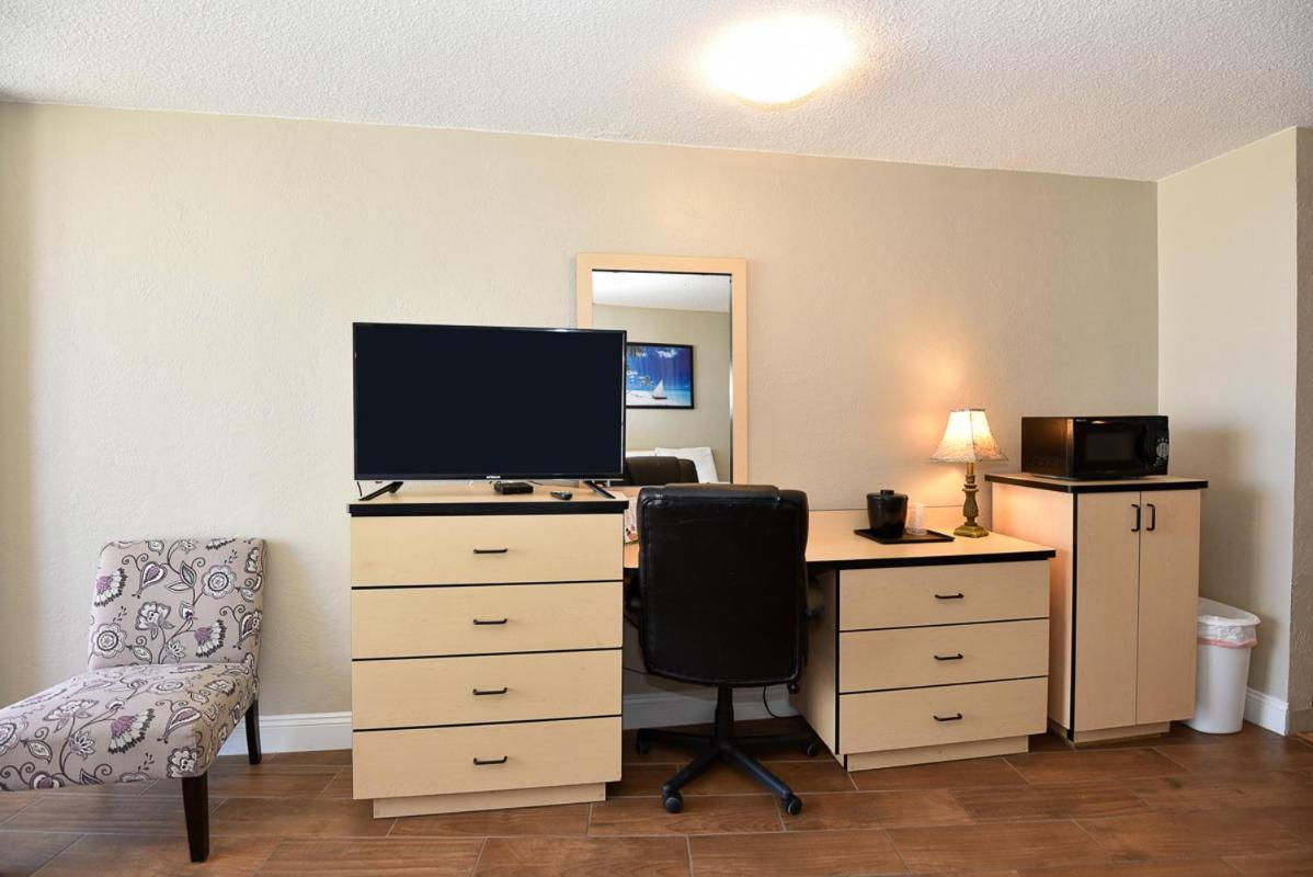 Cove Motel Oceanfront photo 79