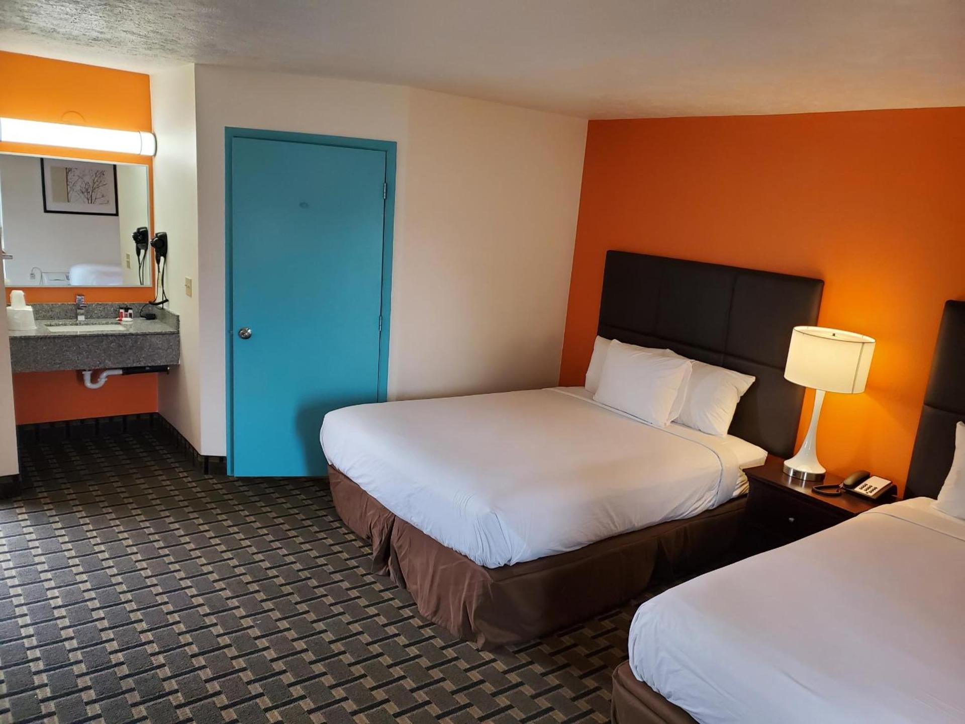 SilverStone Inn North Spokane photo 4