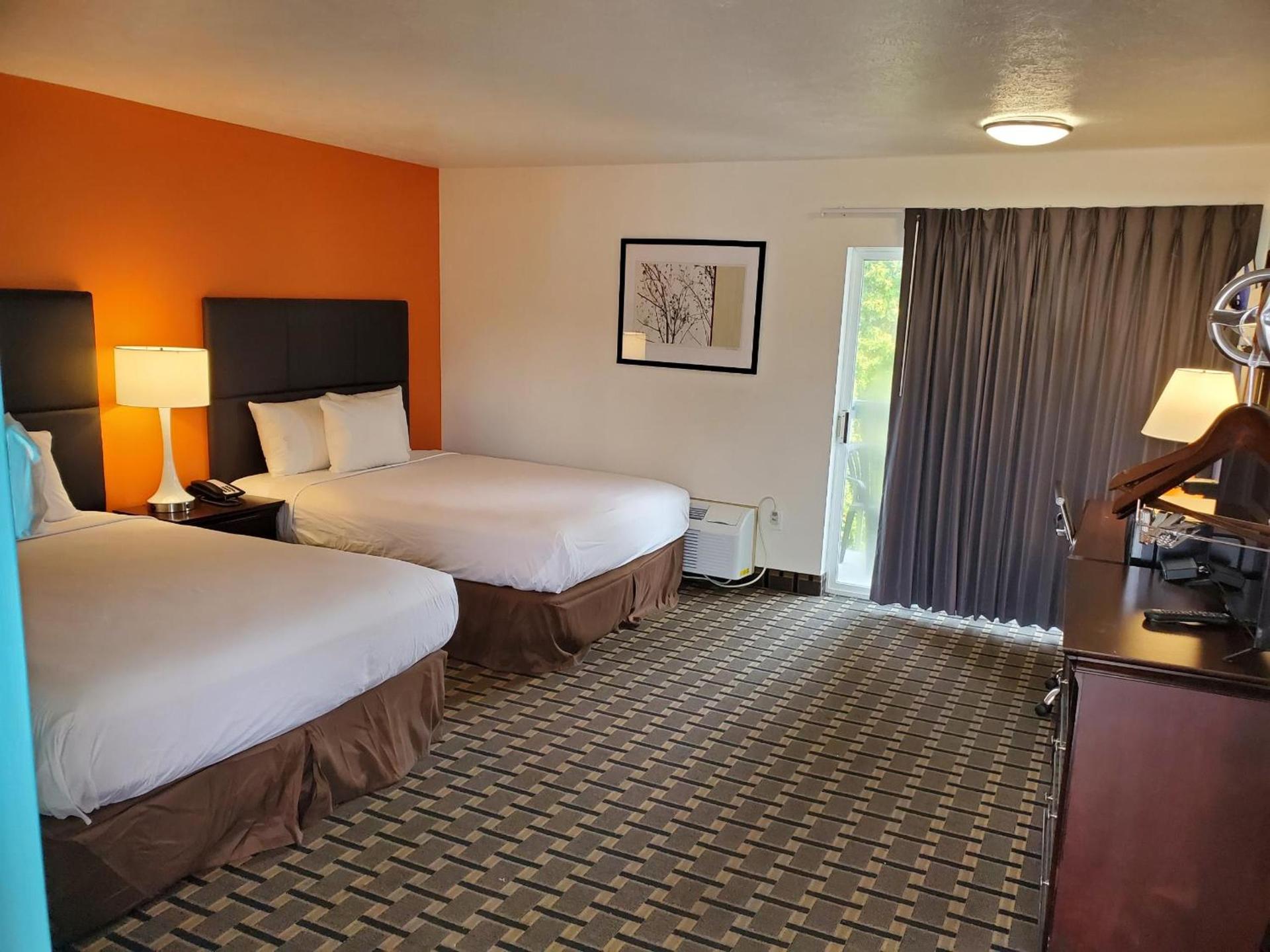SilverStone Inn North Spokane photo 9