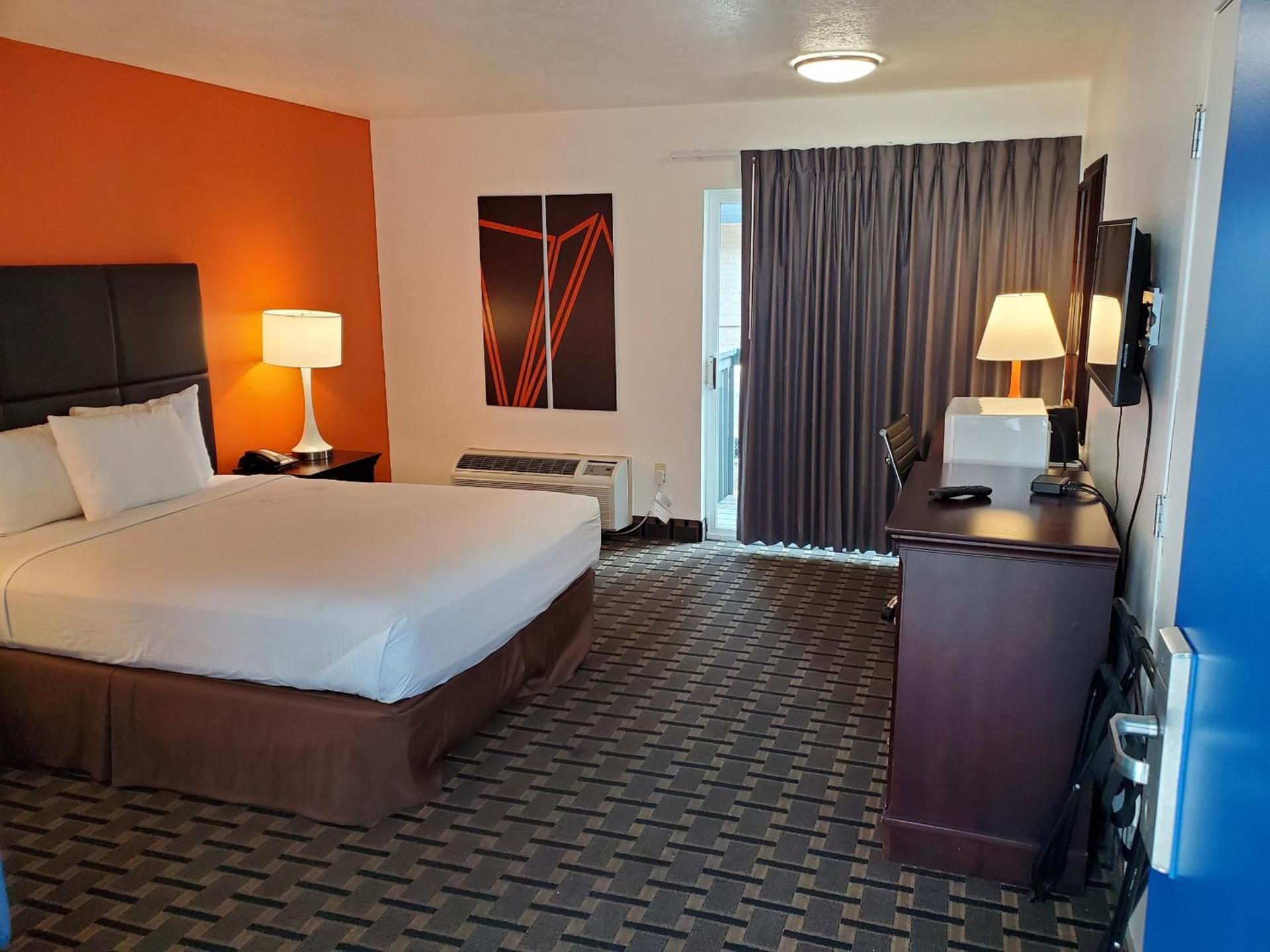 SilverStone Inn North Spokane photo 10