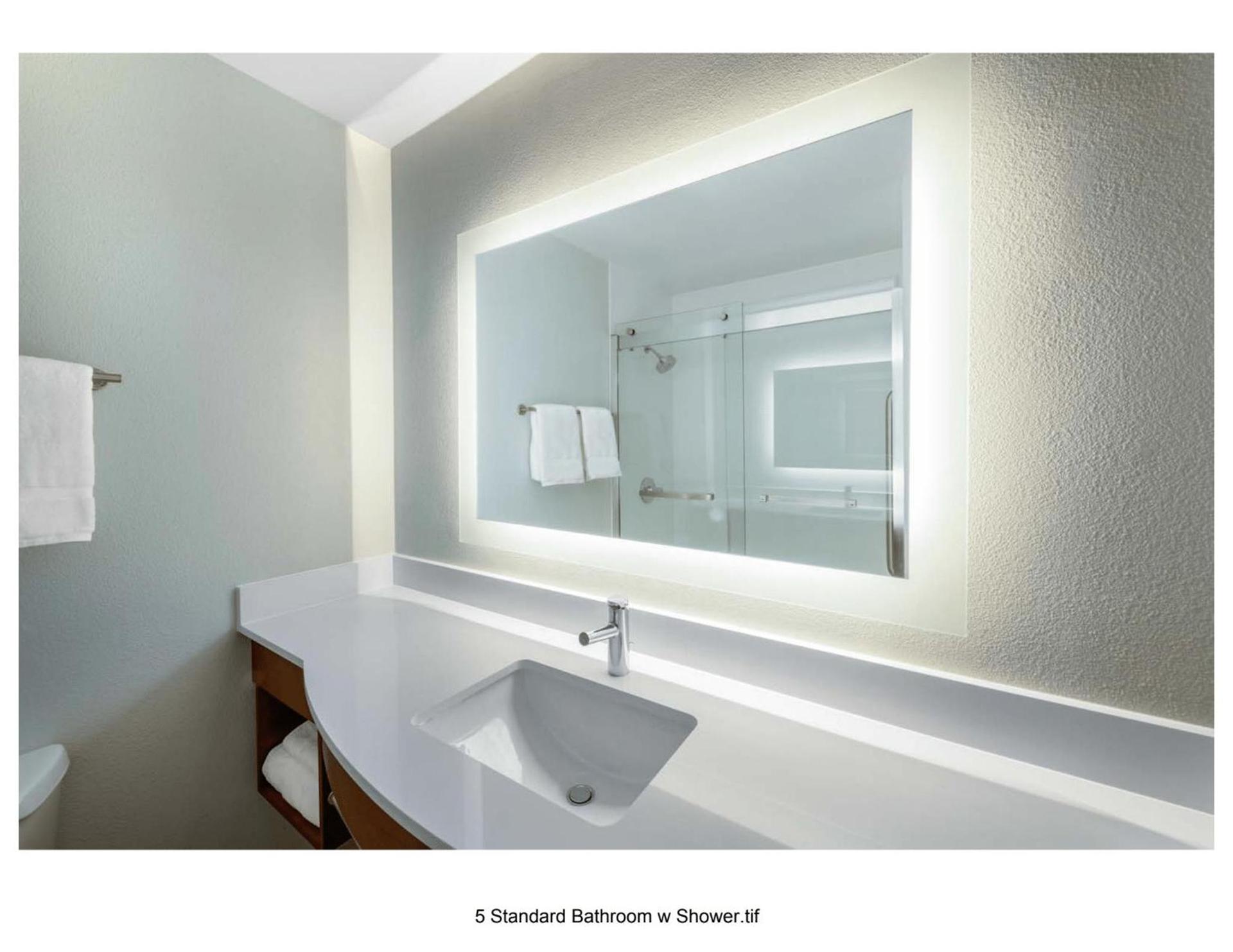 Holiday Inn Express & Suites Colorado Springs-Airport by IHG photo 2