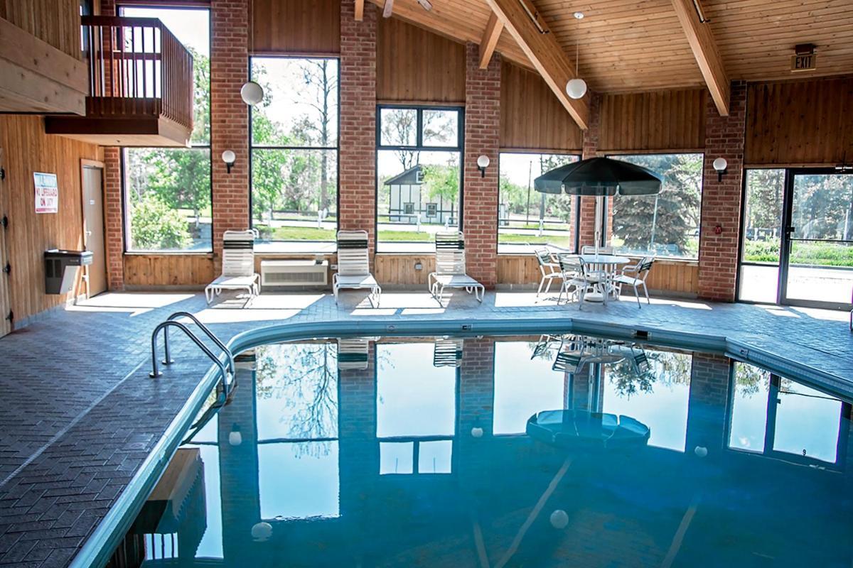 Baymont by Wyndham Harvard photo 7