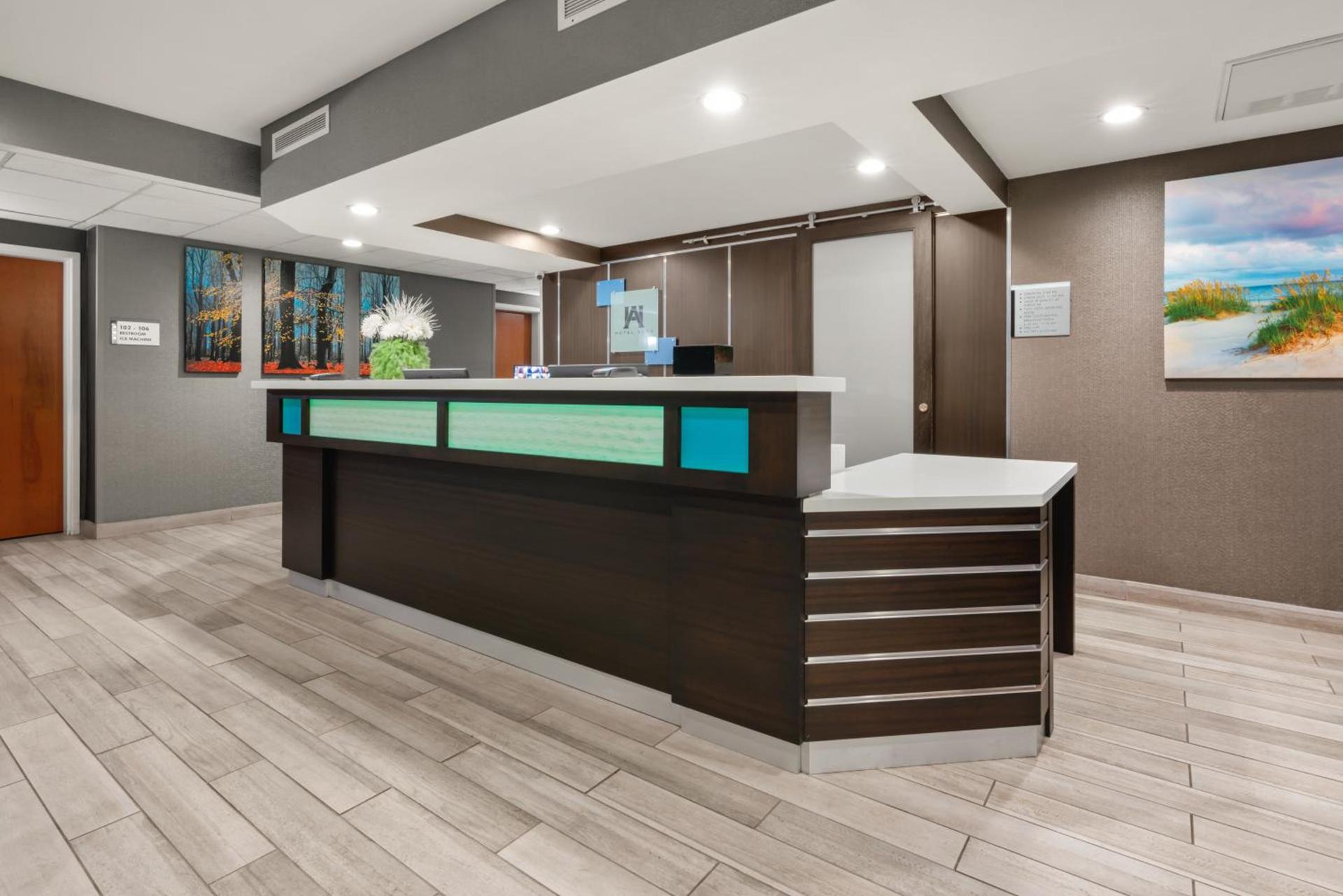 Hotel Aura SFO Airport FREE SHUTTLE photo 20
