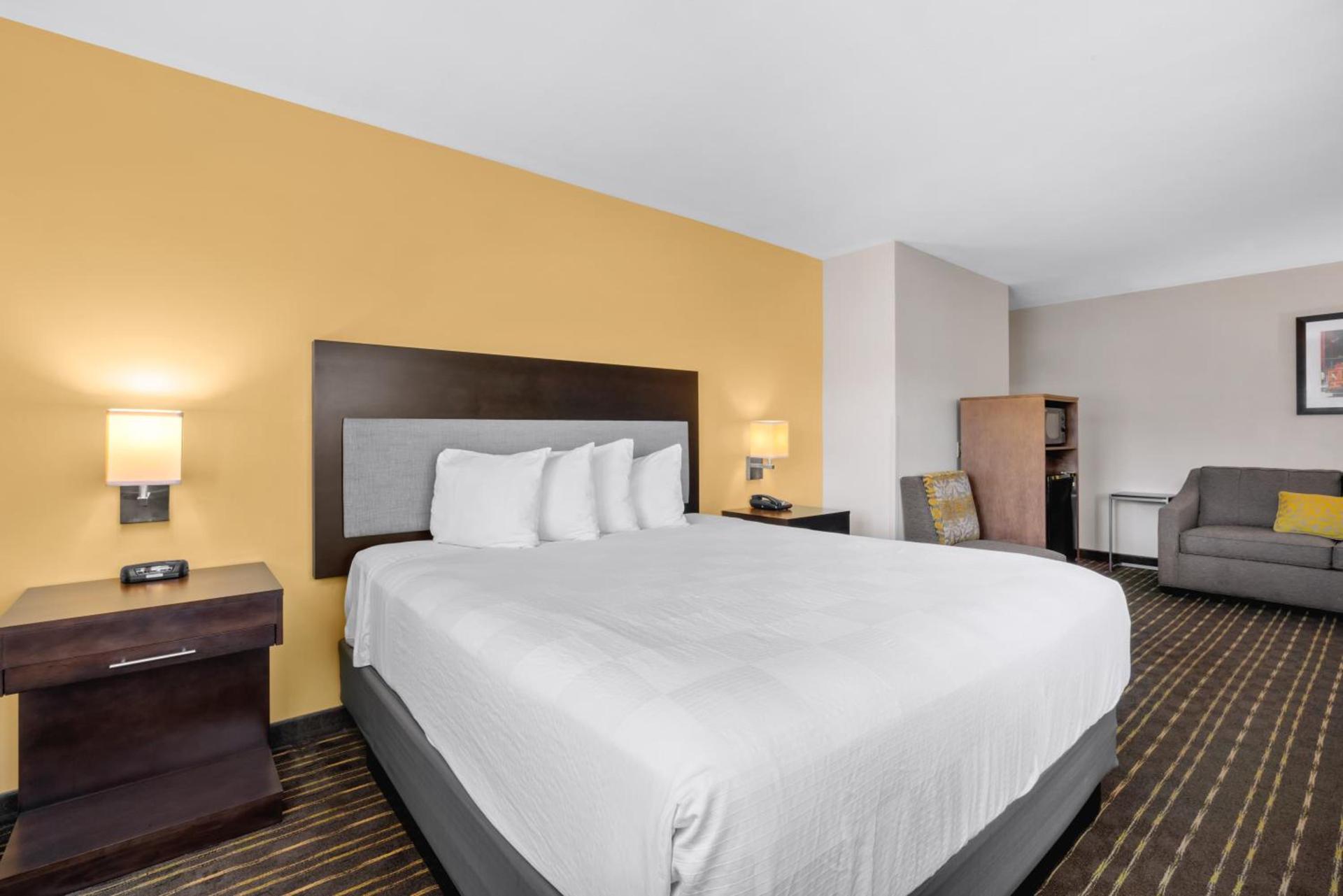 Hotel Aura SFO Airport FREE SHUTTLE photo 33