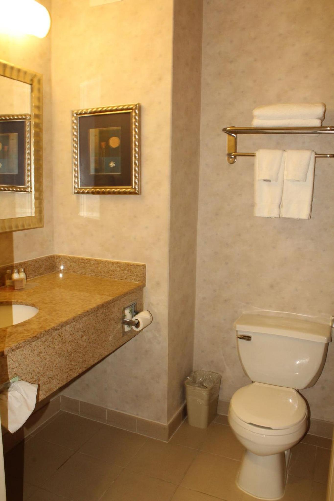 Marco LaGuardia Hotel & Suites photo 7