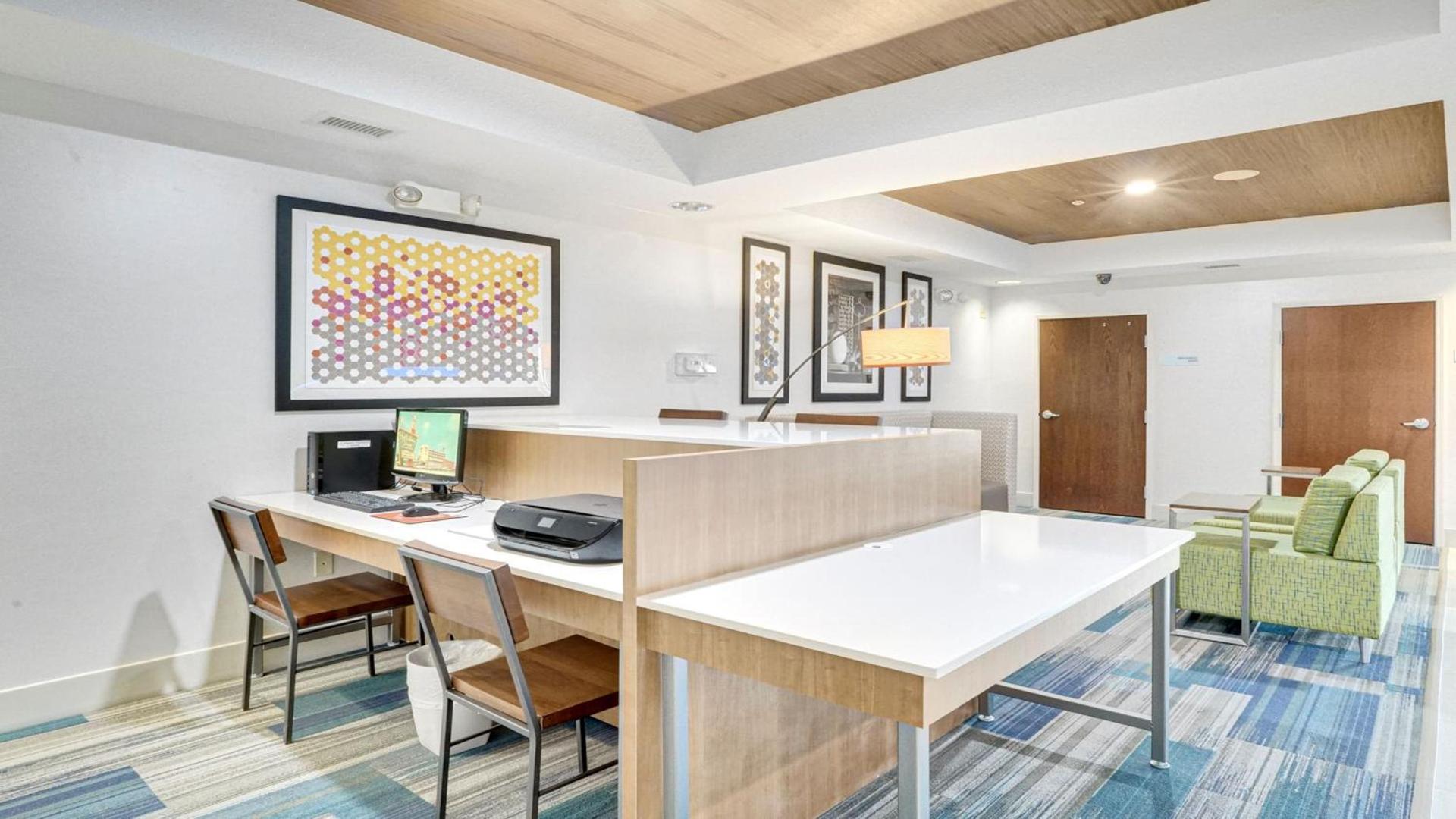Holiday Inn Express Hotel & Suites Portland by IHG photo 12