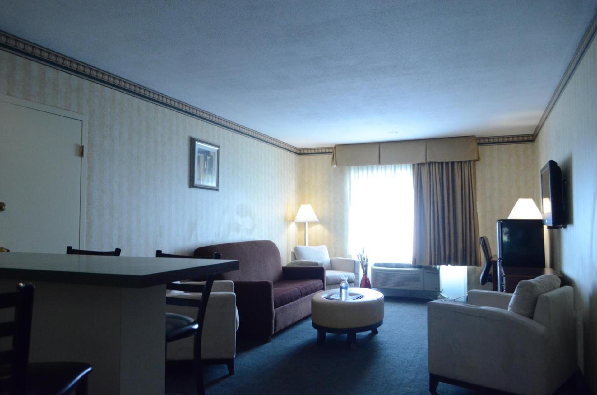 Rodeway Inn & Suites East Windsor photo 14
