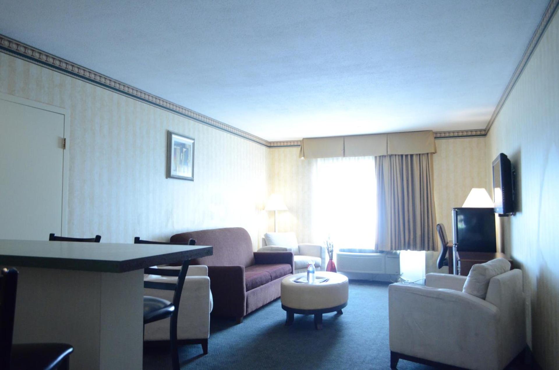 Rodeway Inn & Suites East Windsor photo 13