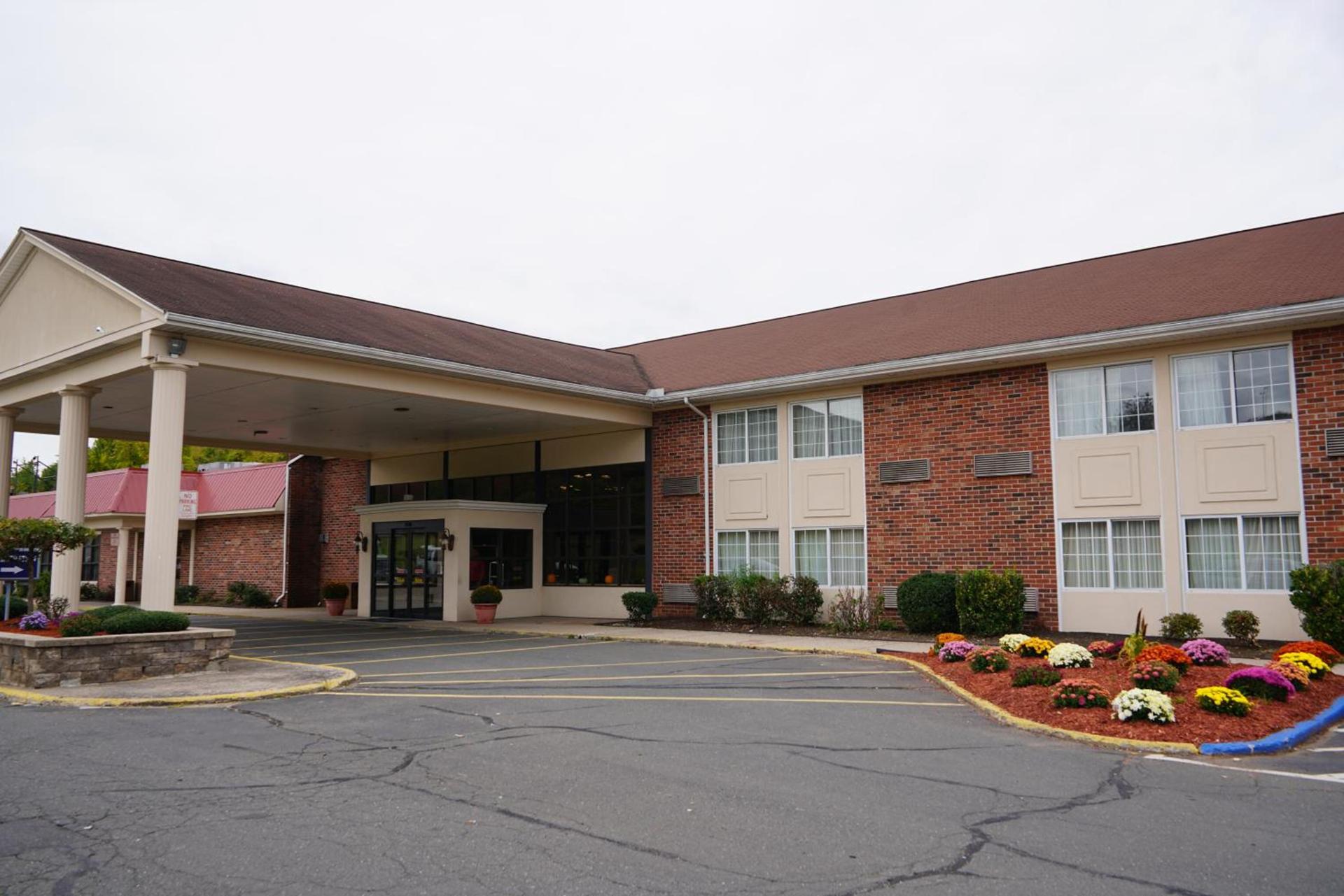 Rodeway Inn & Suites East Windsor photo 18
