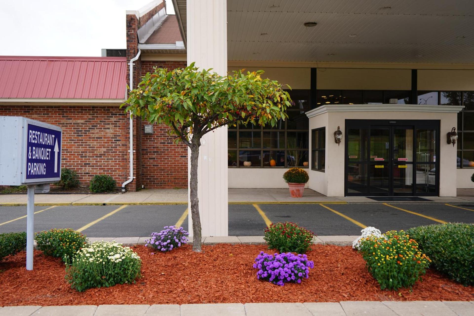 Rodeway Inn & Suites East Windsor photo 17