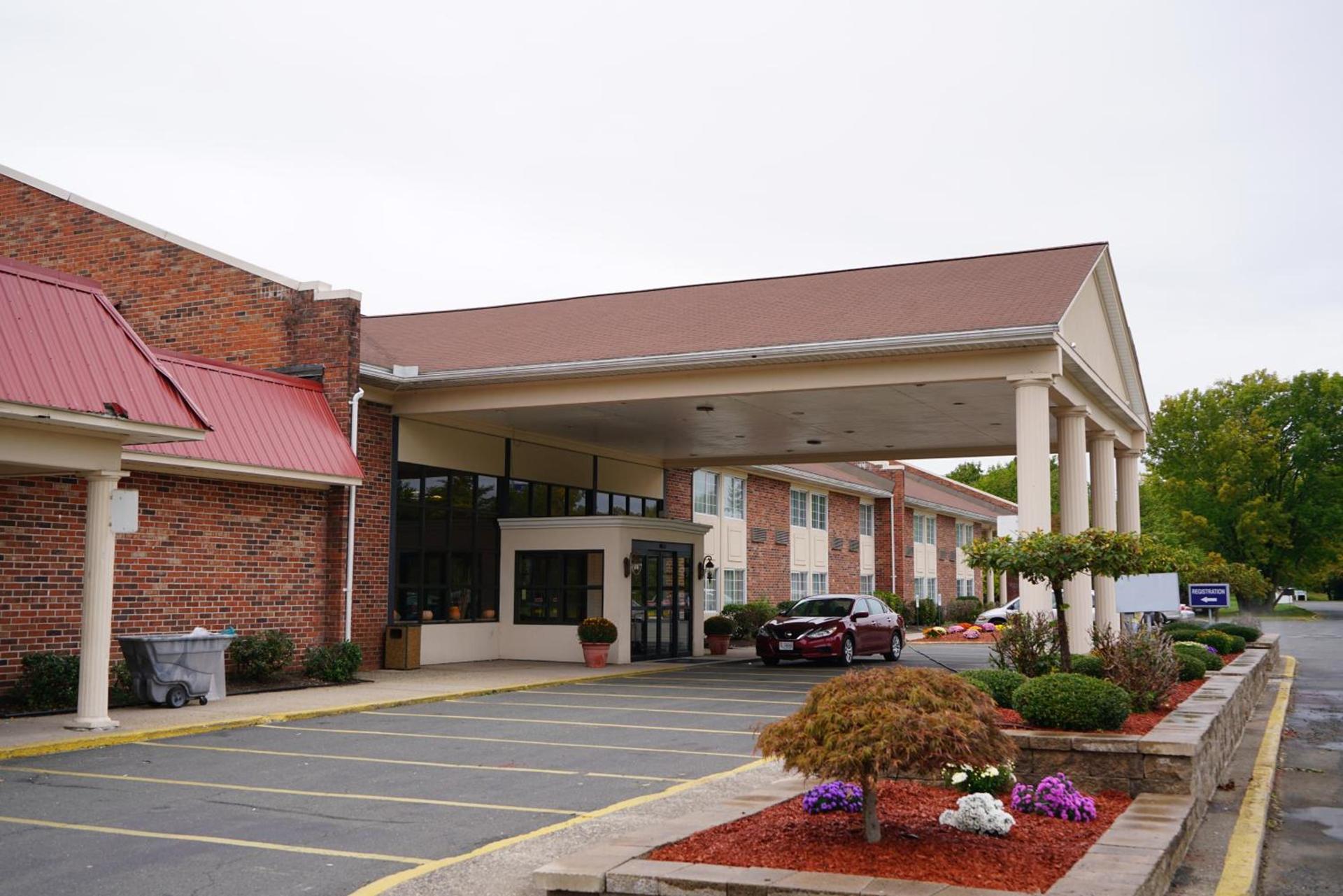 Rodeway Inn & Suites East Windsor photo 16