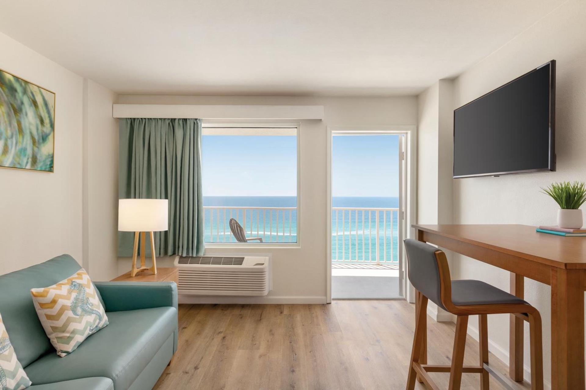 Radisson Beachfront Hotel - Panama City Beach photo 40