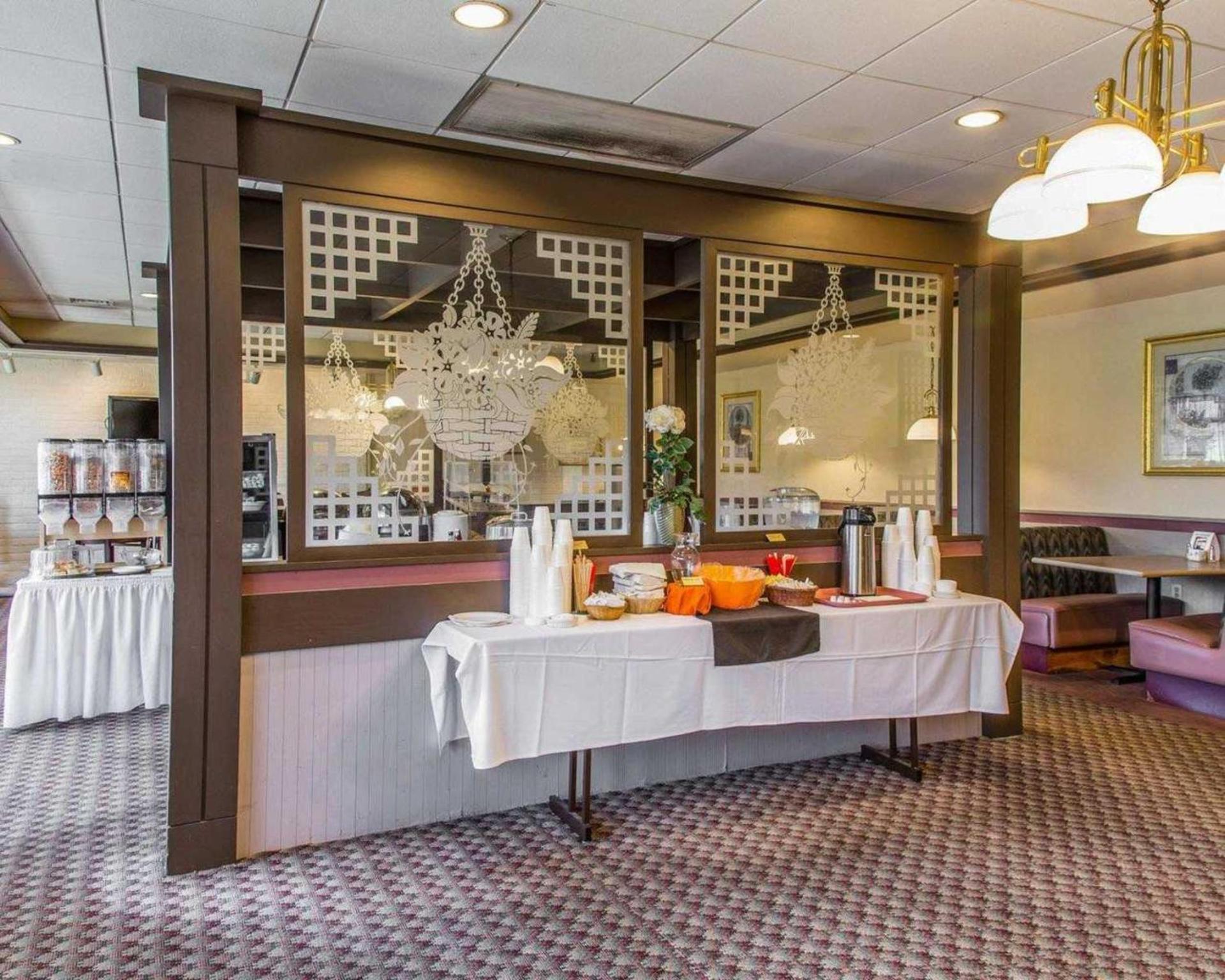 Rodeway Inn & Suites East Windsor photo 34