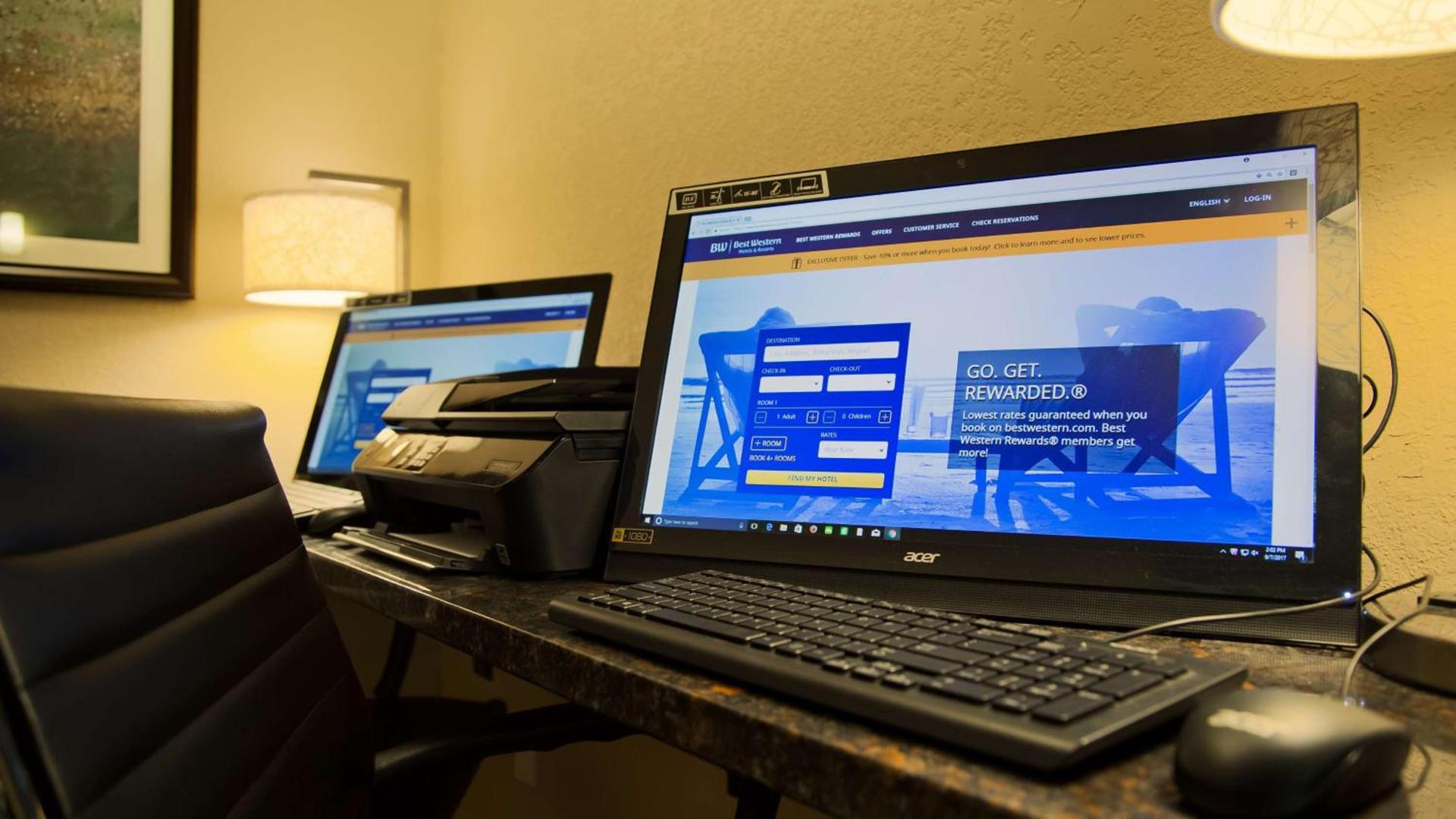 BEST WESTERN Plus Menomonie Inn & Suites photo 40