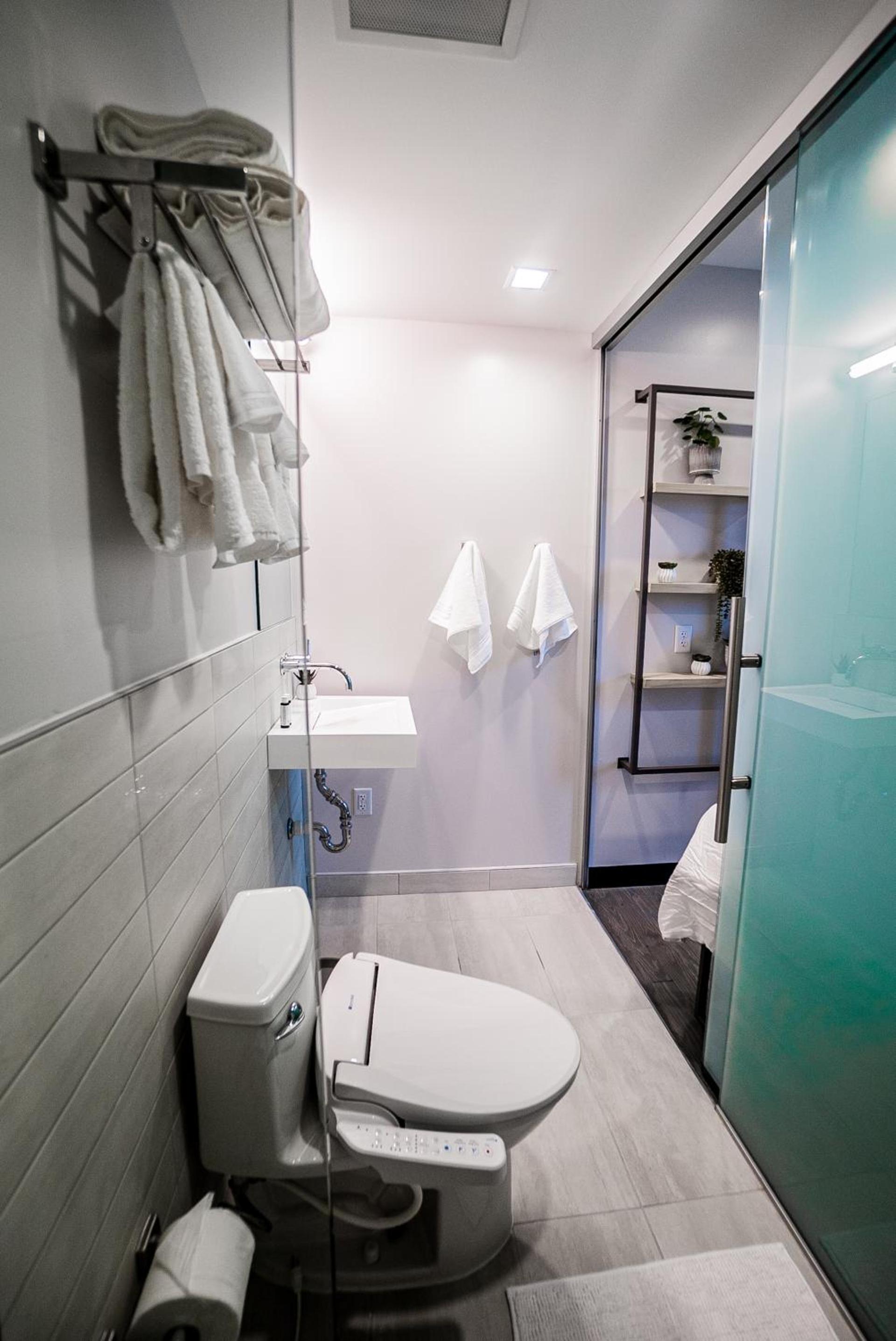 SOVA Micro-Room & Social Hotel photo 5