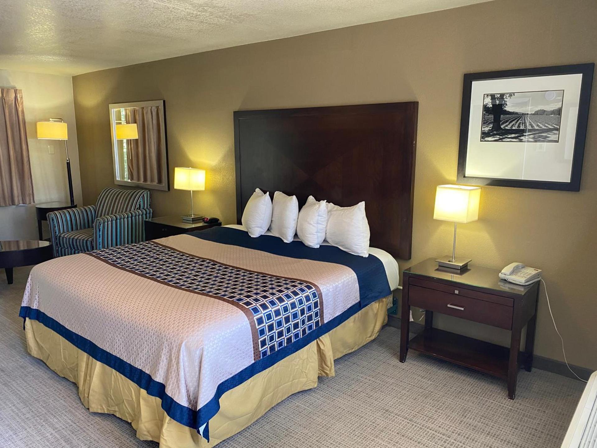Vino Inn & Suites photo 28