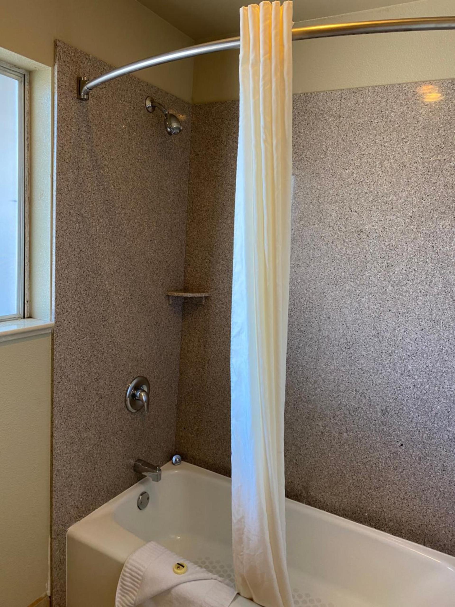 Vino Inn & Suites photo 22