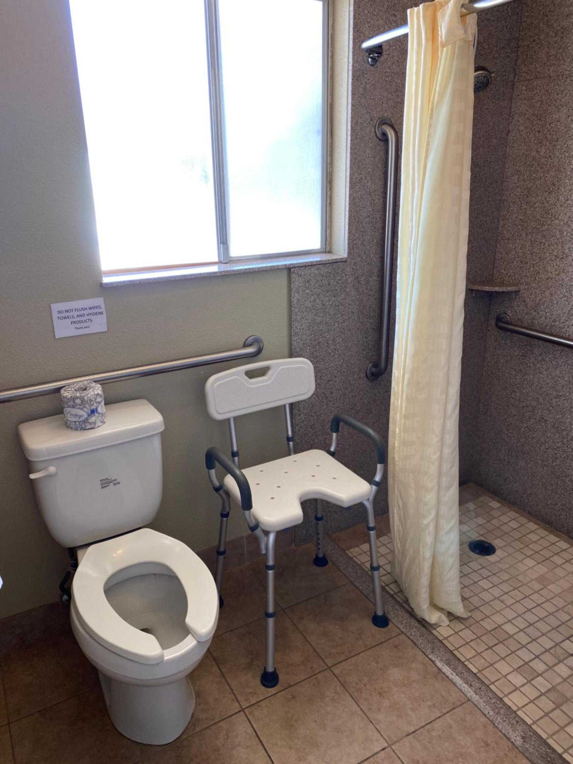 Vino Inn & Suites photo 23