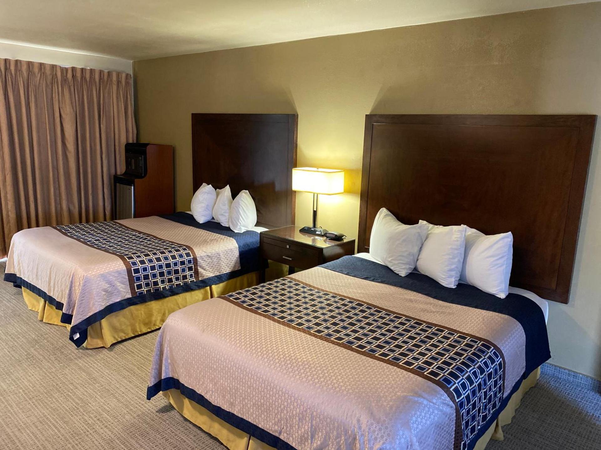 Vino Inn & Suites photo 25
