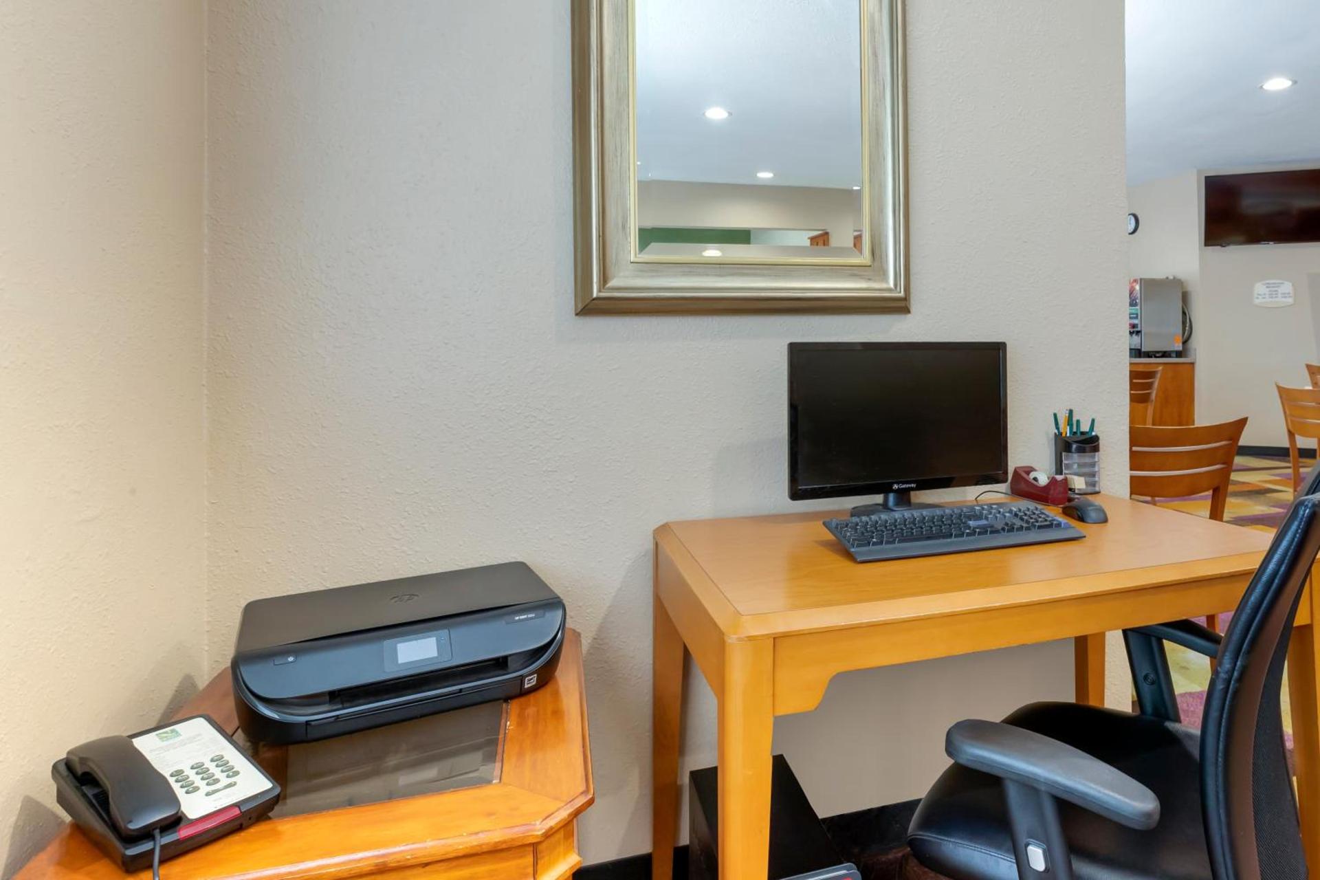 Quality Inn & Suites Keokuk North photo 43