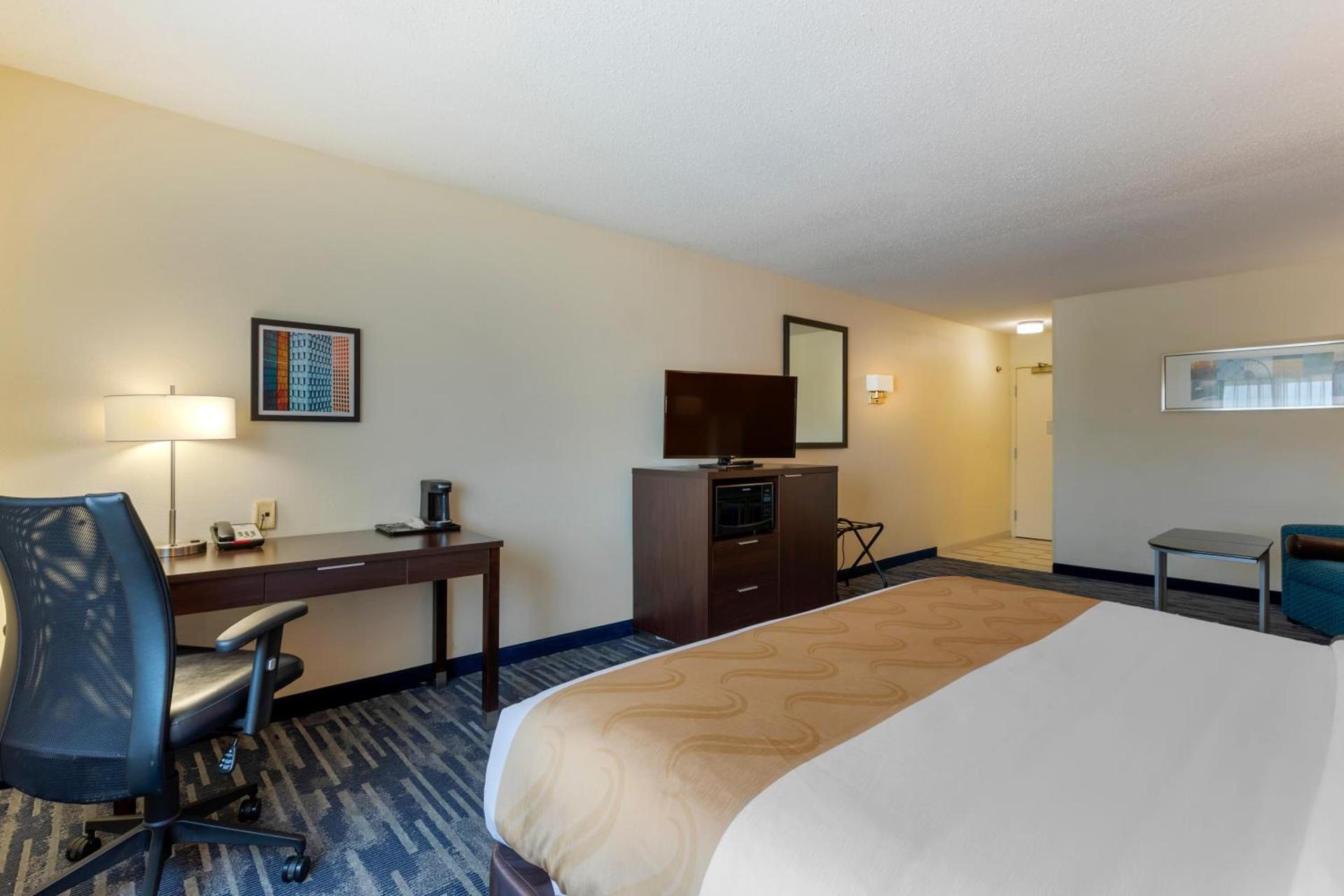 Quality Inn & Suites Keokuk North photo 34