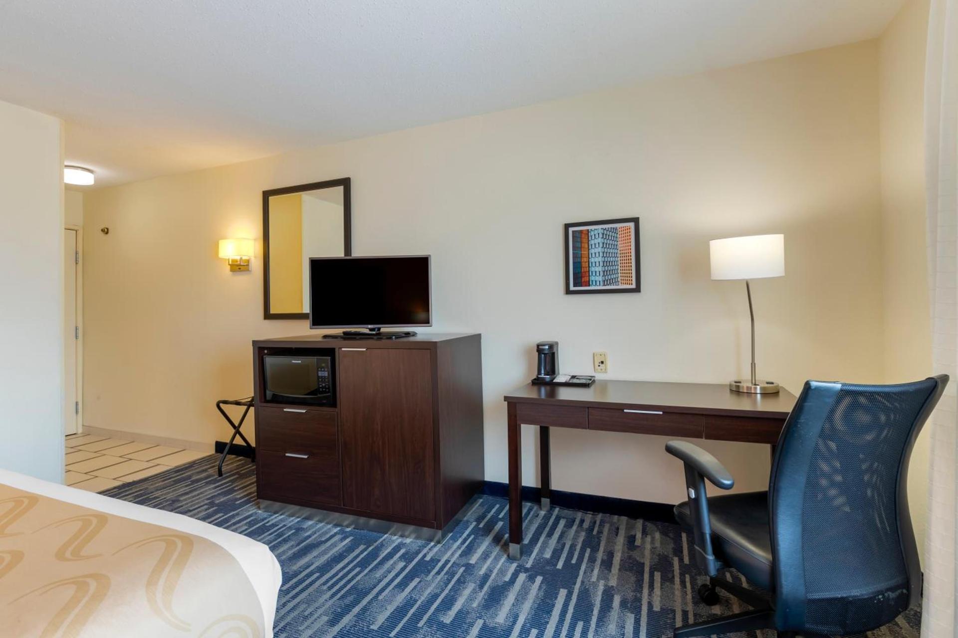Quality Inn & Suites Keokuk North photo 38