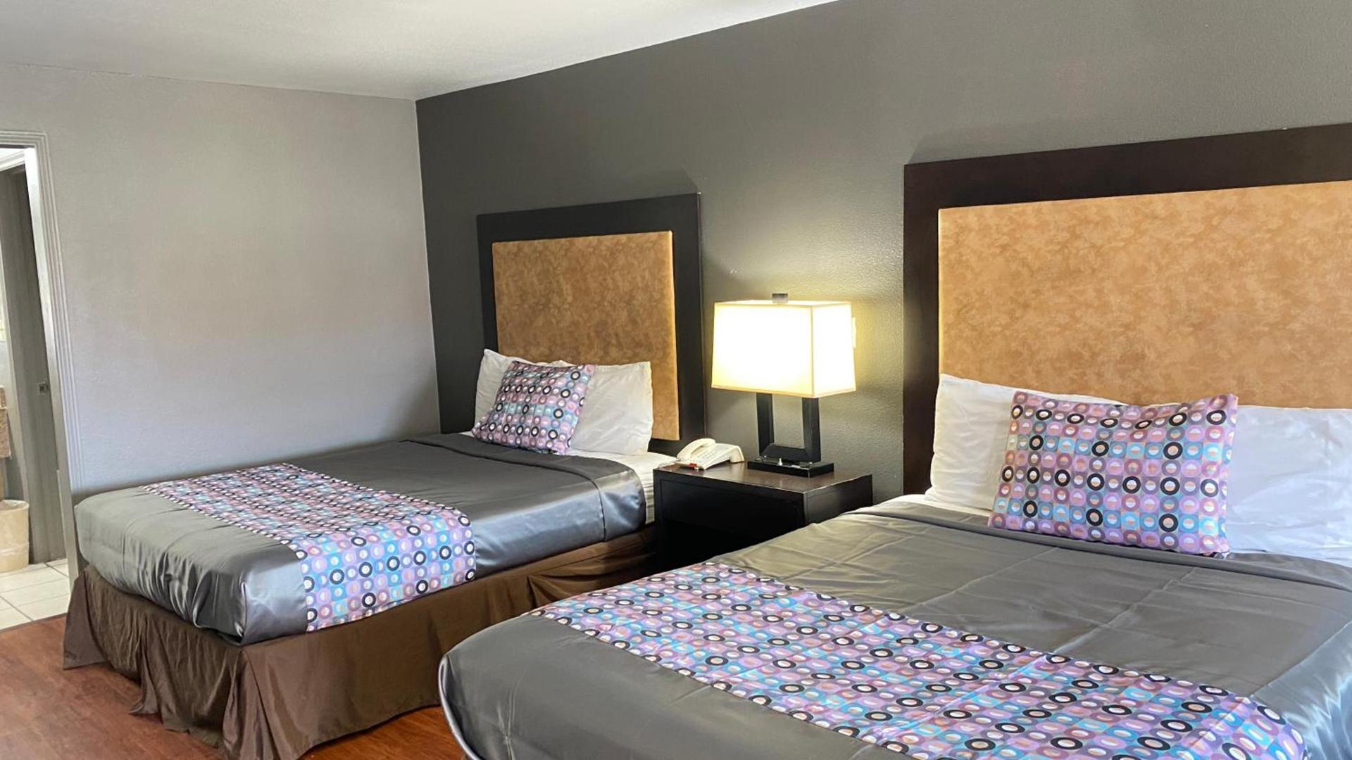 Island Suites Bay City photo 13