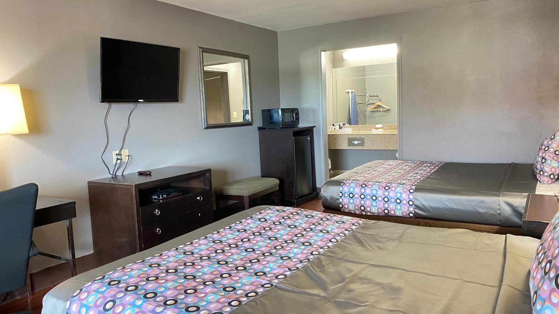 Island Suites Bay City photo 10