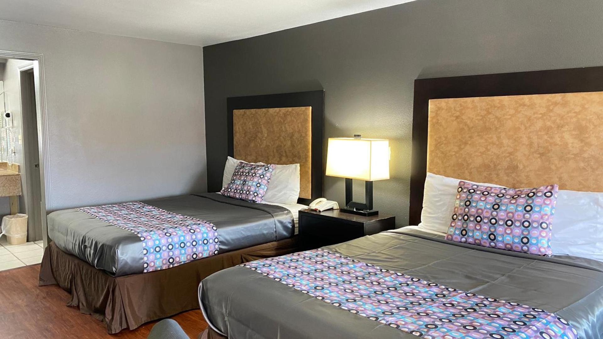 Island Suites Bay City photo 8