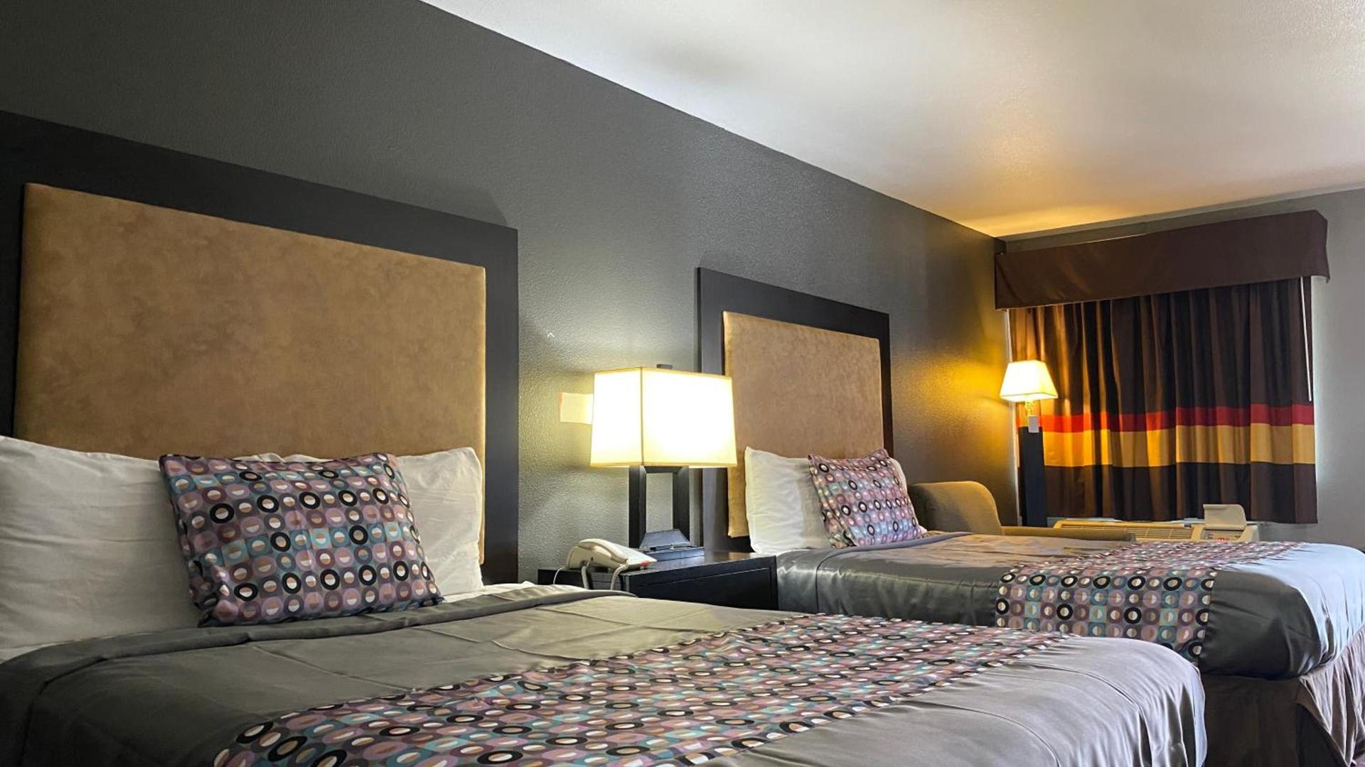 Island Suites Bay City photo 9