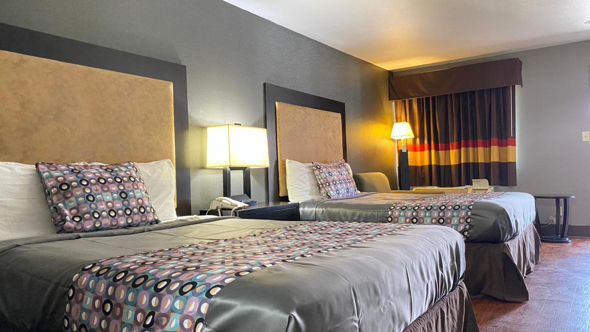 Island Suites Bay City photo 11