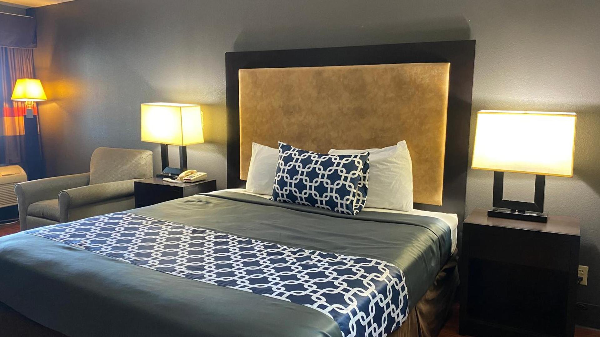 Island Suites Bay City photo 2