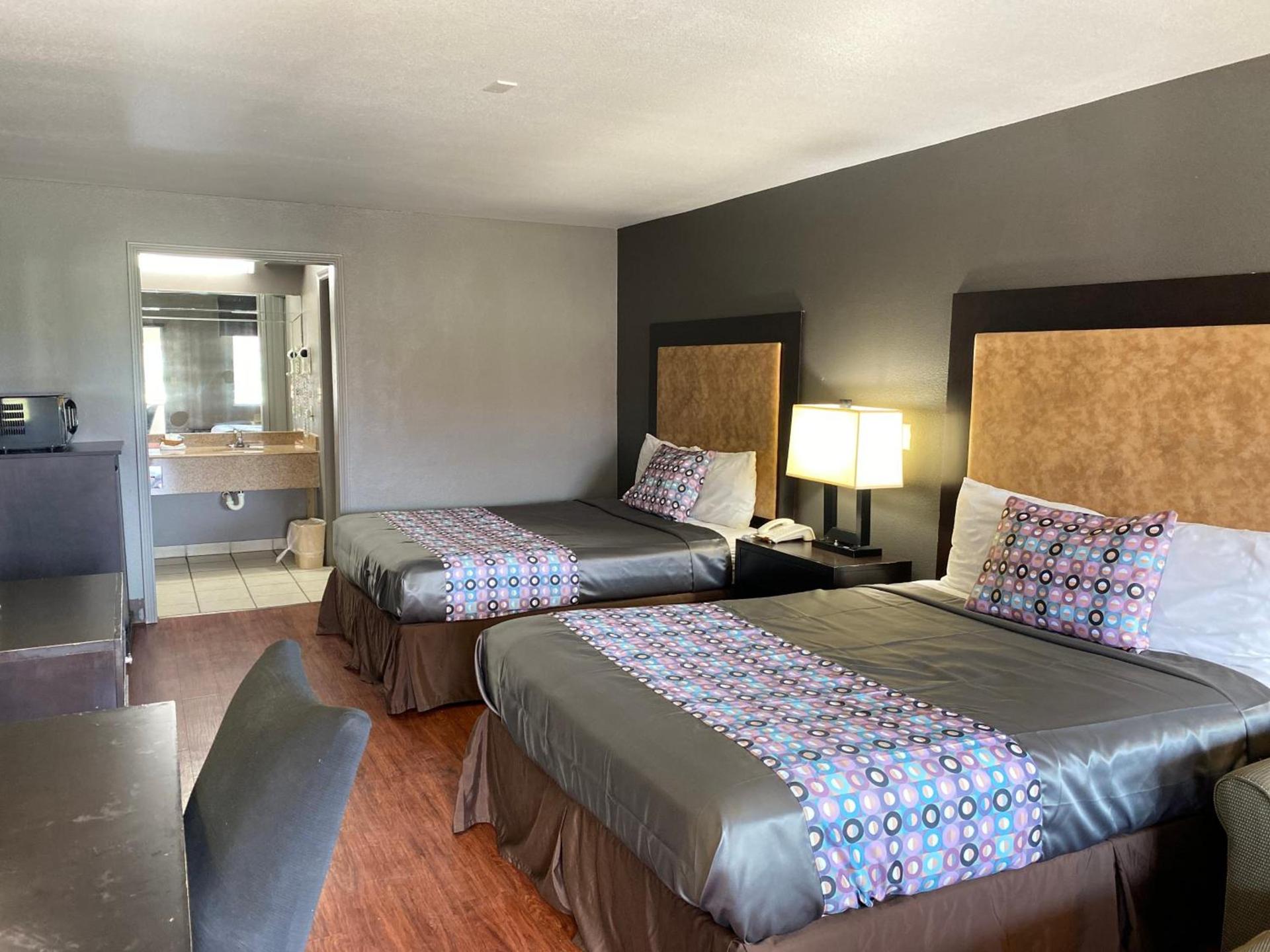 Island Suites Bay City photo 18