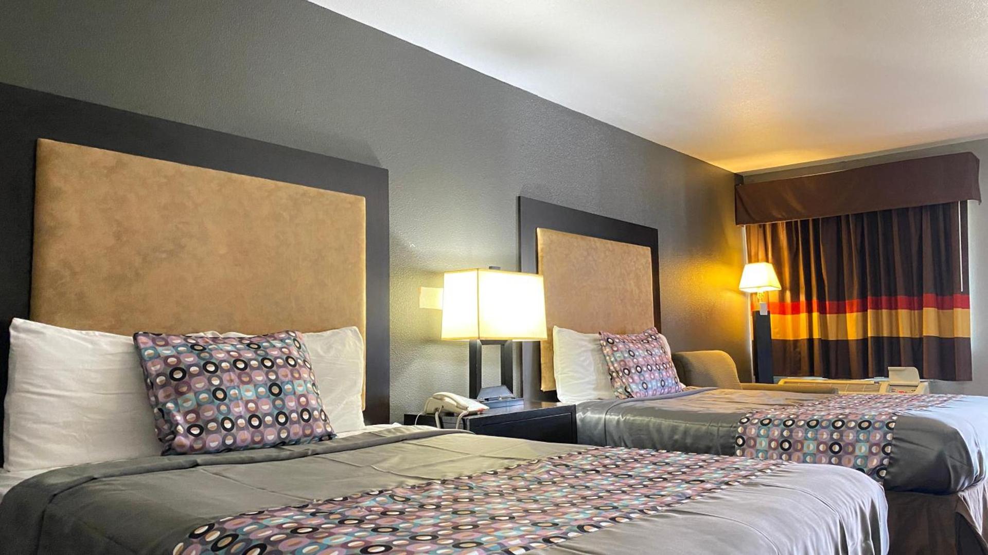 Island Suites Bay City photo 6