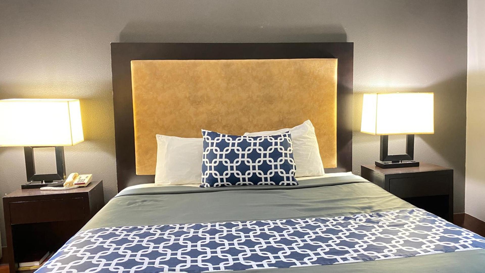 Island Suites Bay City photo 24