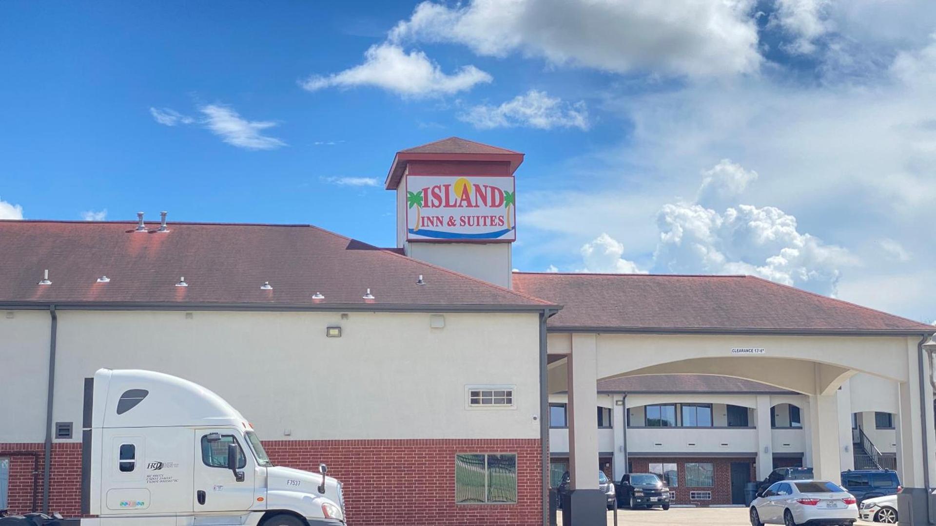 Island Suites Bay City photo 30