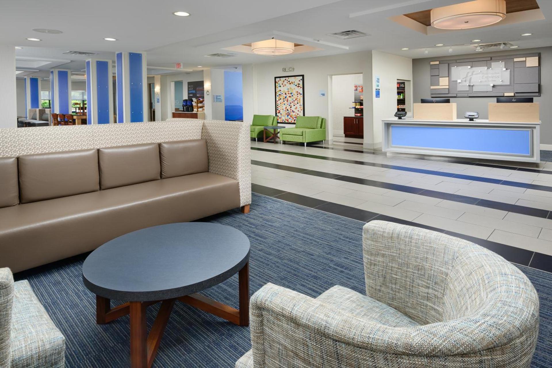 Holiday Inn Express - Tullahoma by IHG photo 5