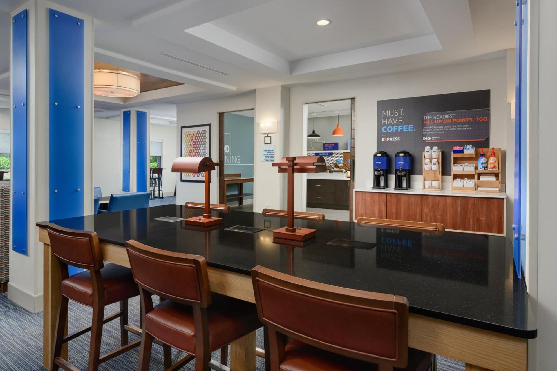 Holiday Inn Express - Tullahoma by IHG photo 28