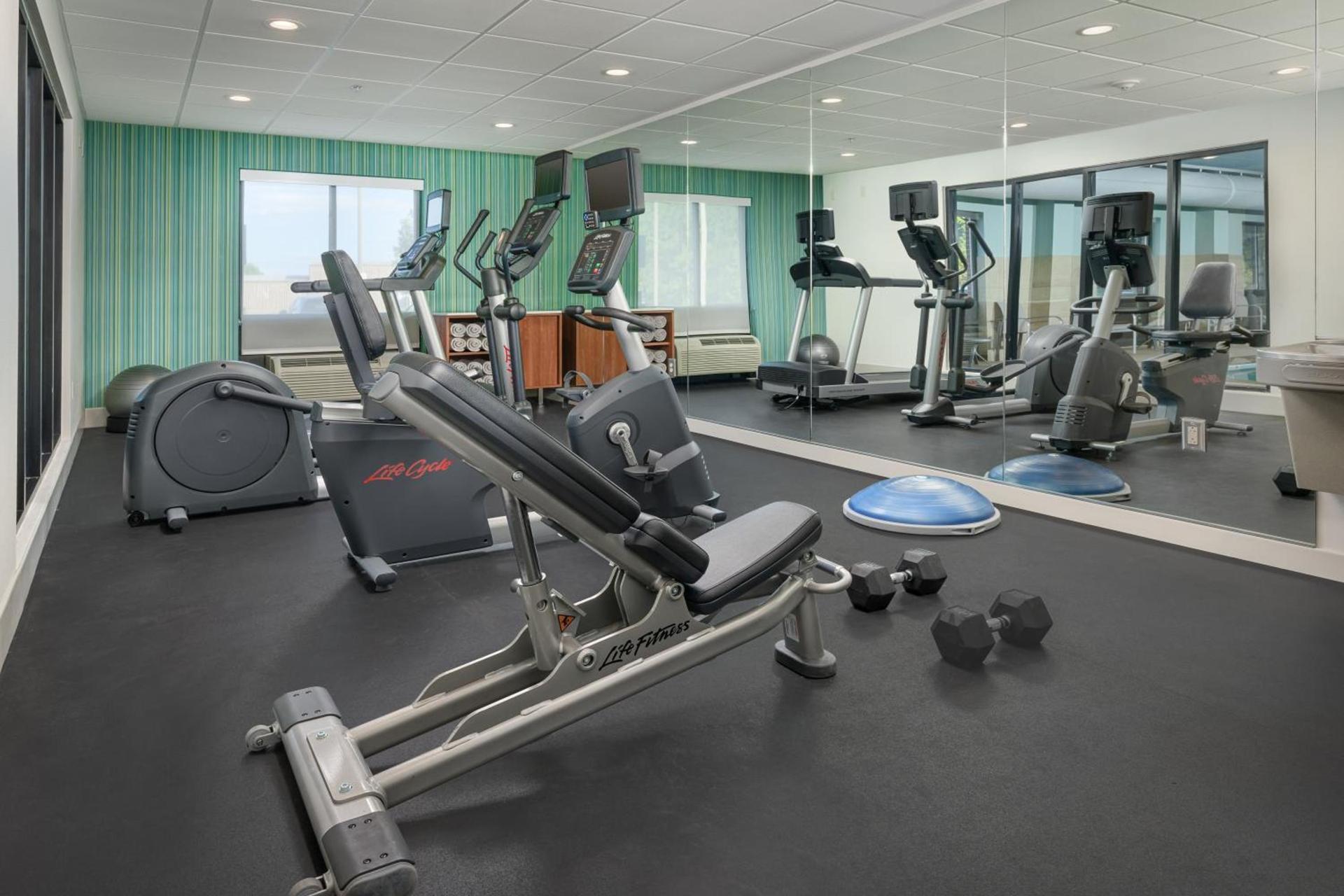 Holiday Inn Express - Tullahoma by IHG photo 11