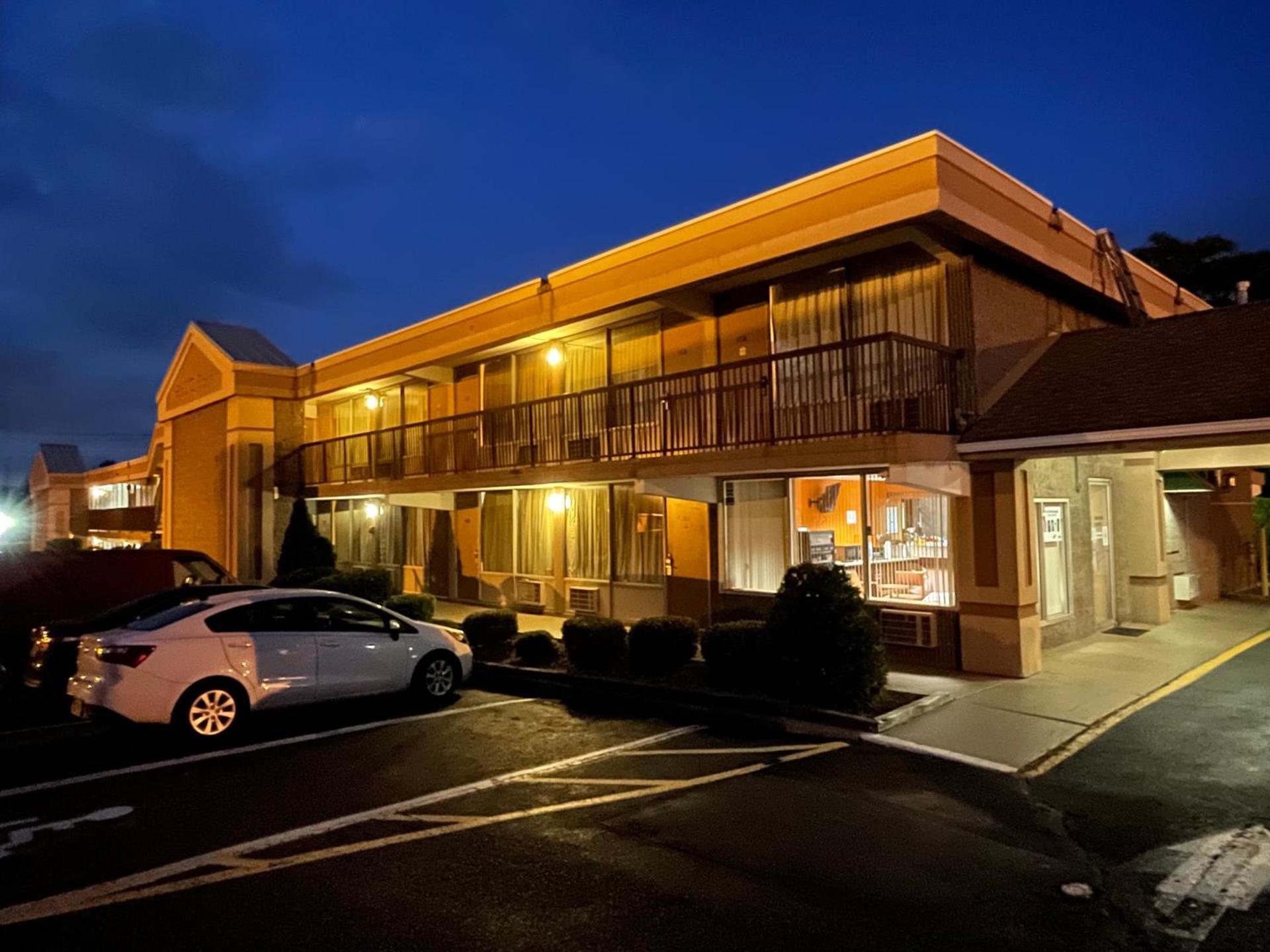 Travelers Inn photo 5